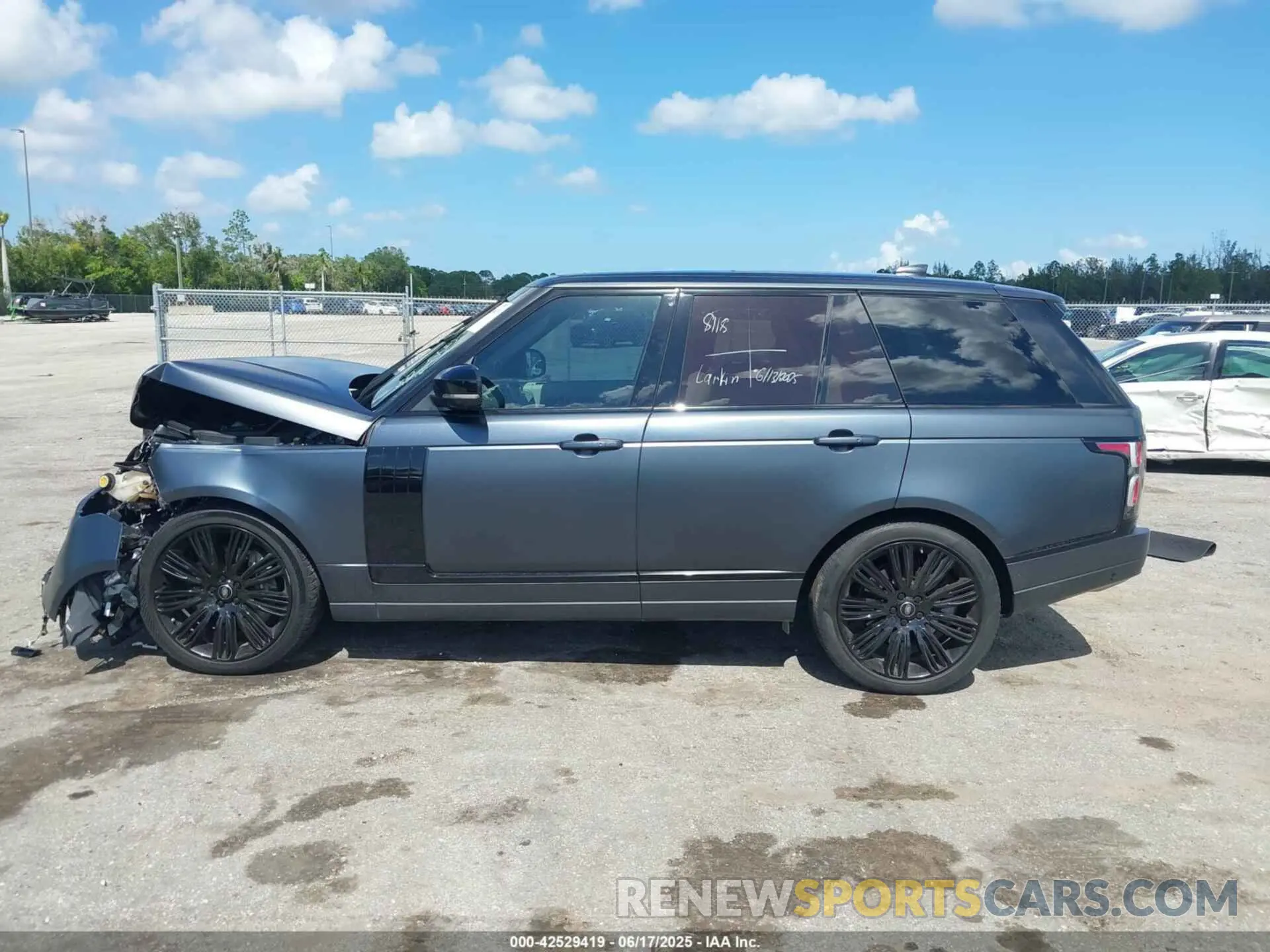 14 Photograph of a damaged car SALGS2RE8KA522240 LAND ROVER RANGE ROVER 2019