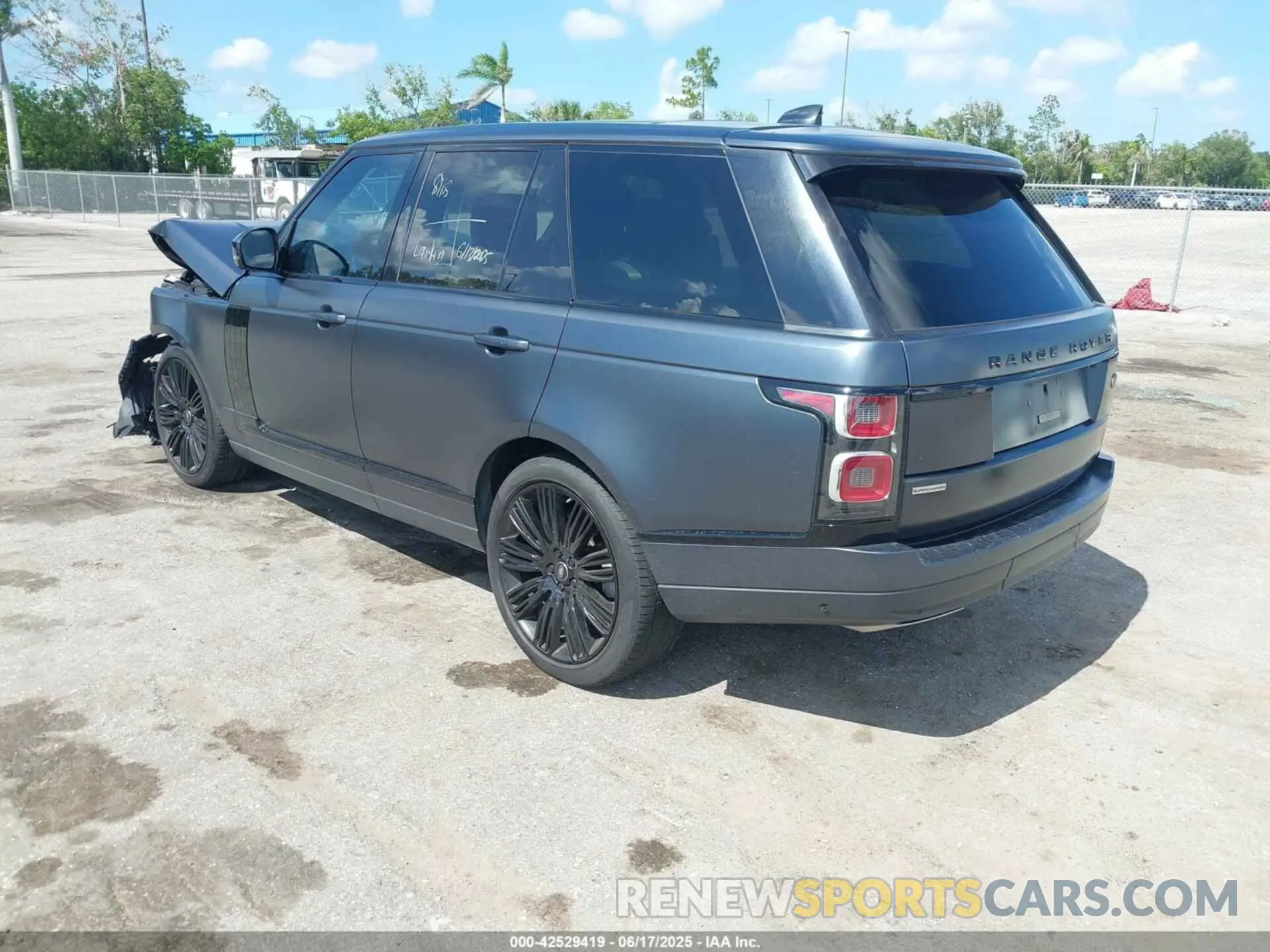 3 Photograph of a damaged car SALGS2RE8KA522240 LAND ROVER RANGE ROVER 2019