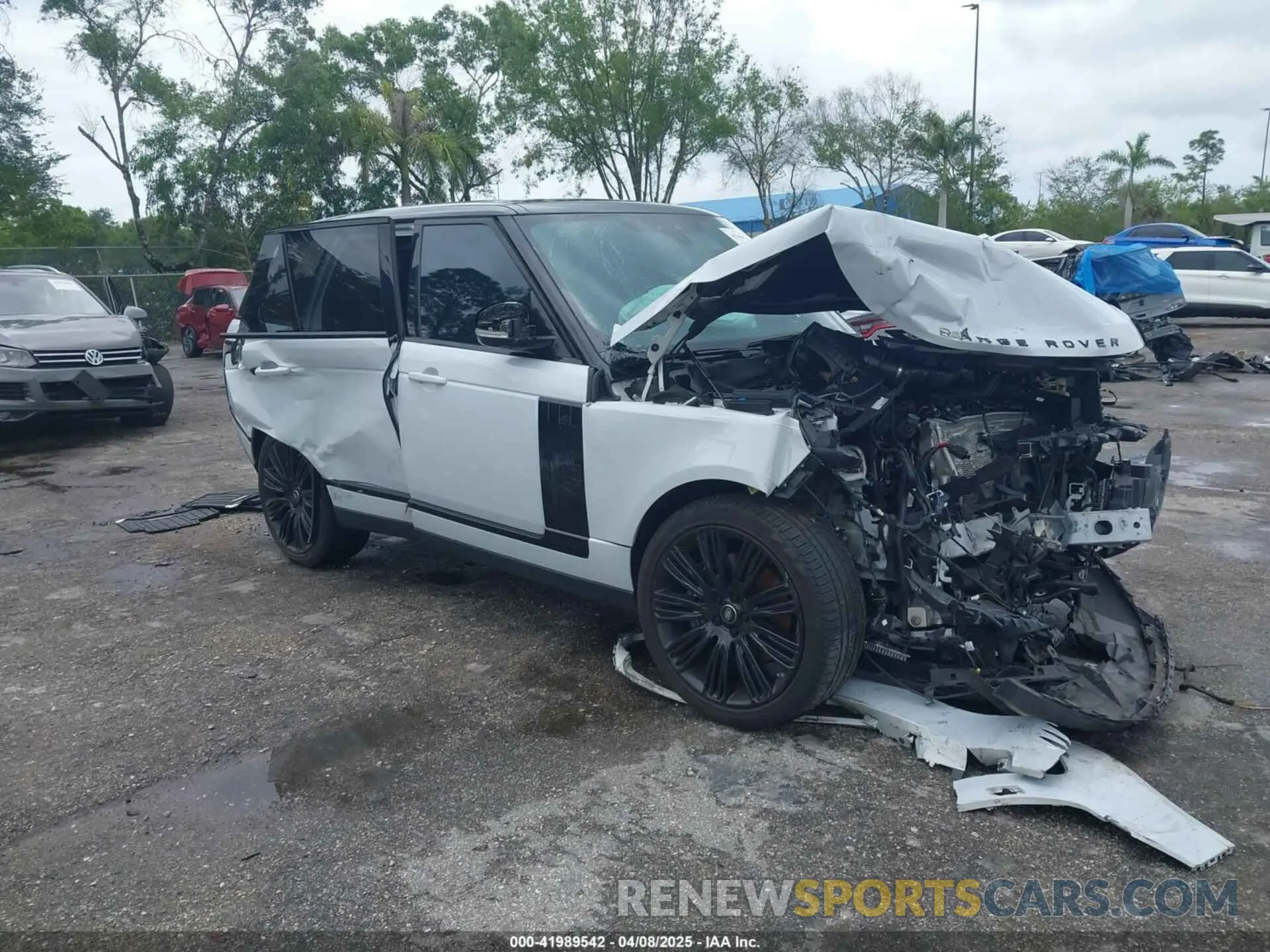 1 Photograph of a damaged car SALGS2RE8KA541001 LAND ROVER RANGE ROVER 2019