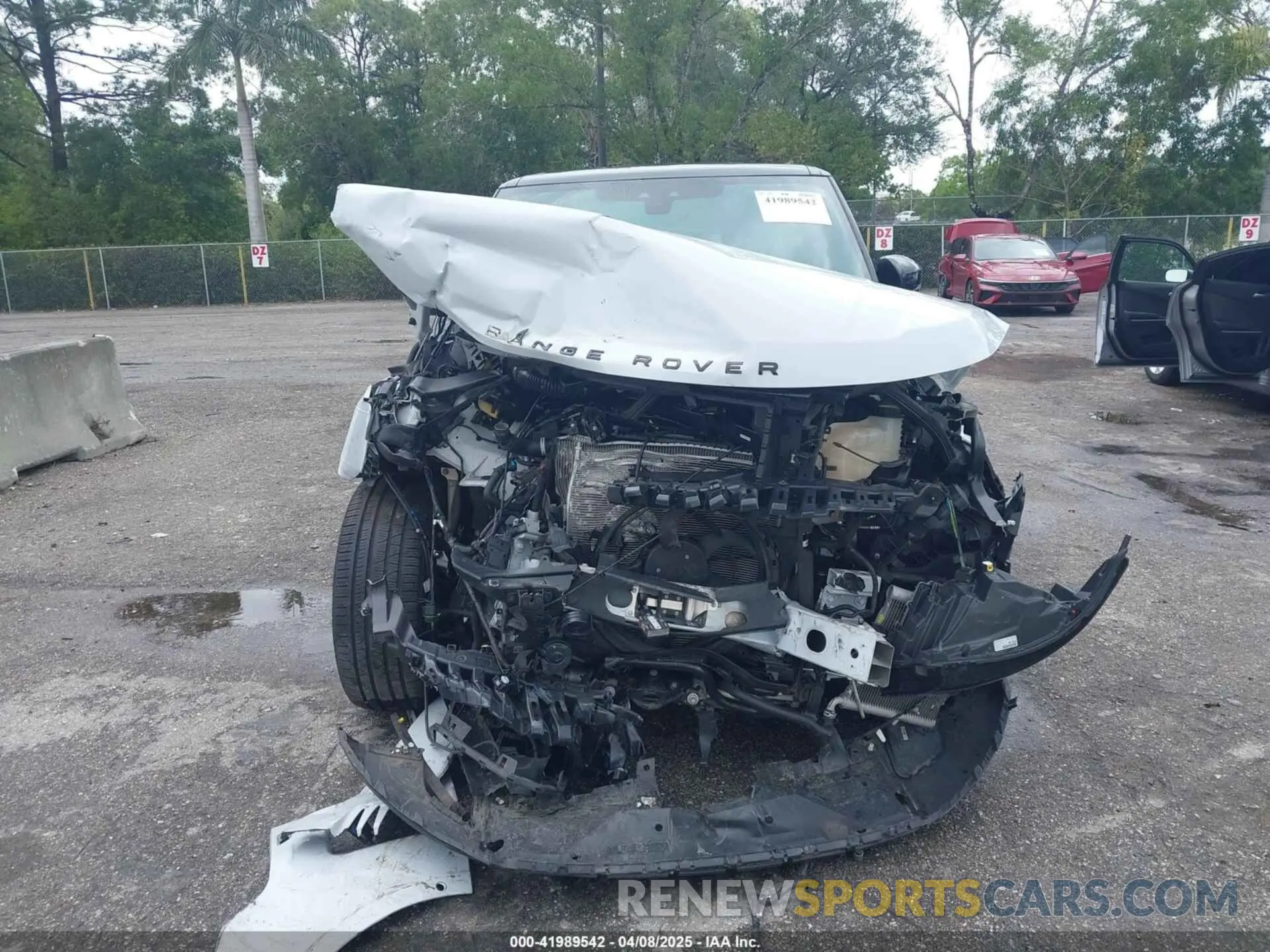 12 Photograph of a damaged car SALGS2RE8KA541001 LAND ROVER RANGE ROVER 2019
