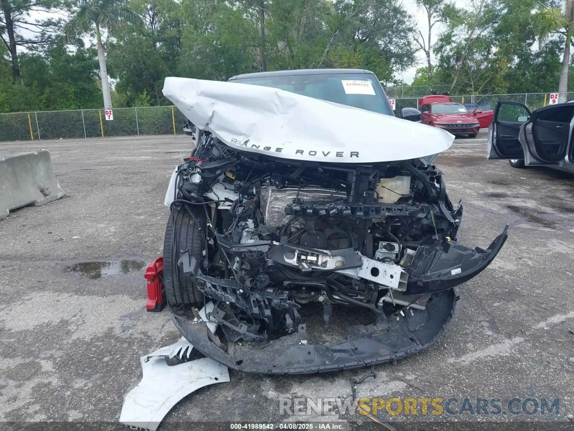 6 Photograph of a damaged car SALGS2RE8KA541001 LAND ROVER RANGE ROVER 2019