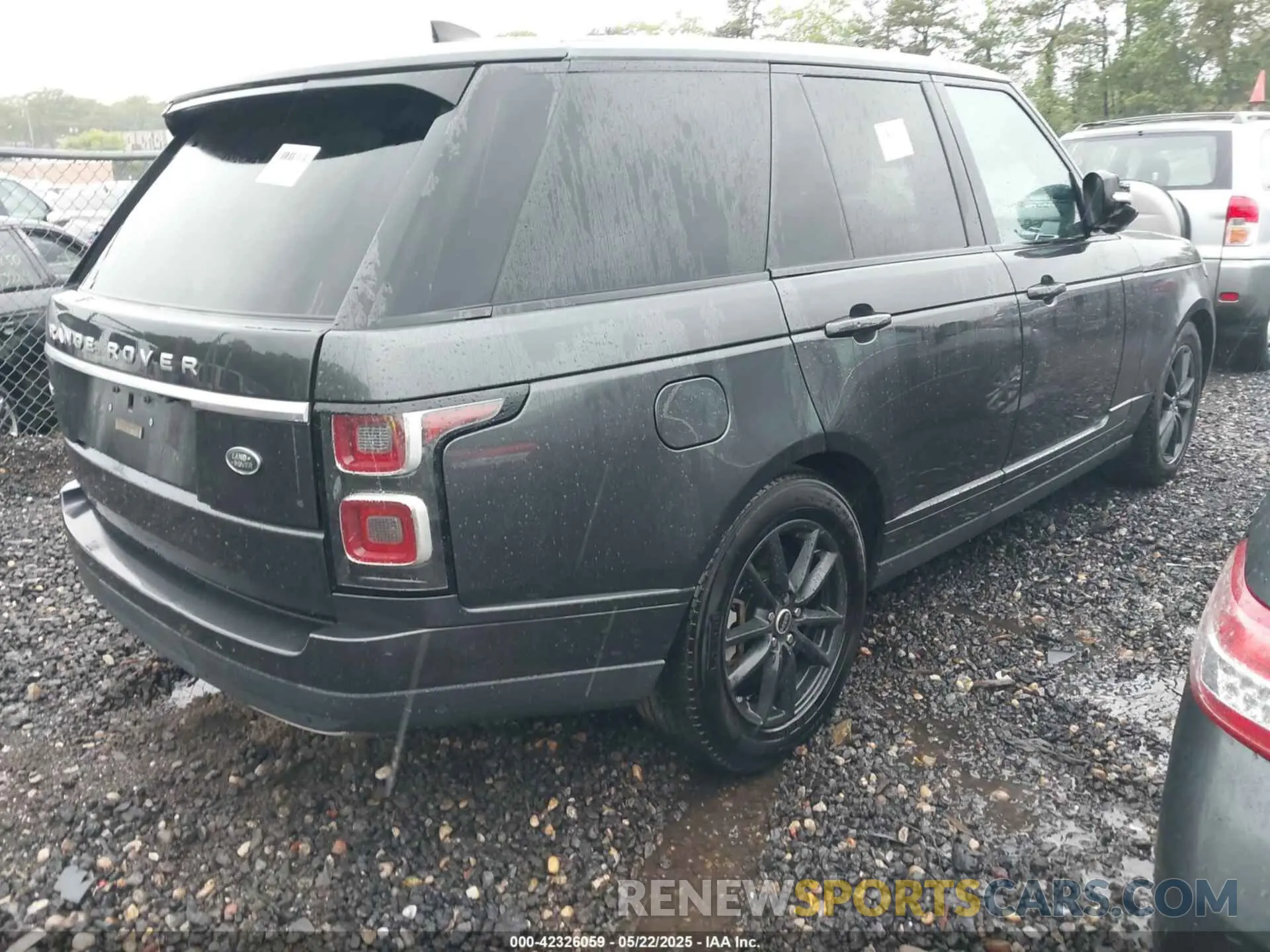 4 Photograph of a damaged car SALGS2SV0KA520119 LAND ROVER RANGE ROVER 2019