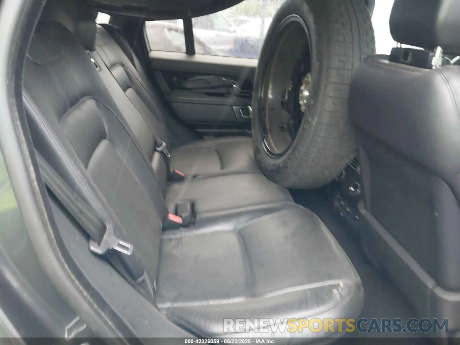 8 Photograph of a damaged car SALGS2SV0KA520119 LAND ROVER RANGE ROVER 2019