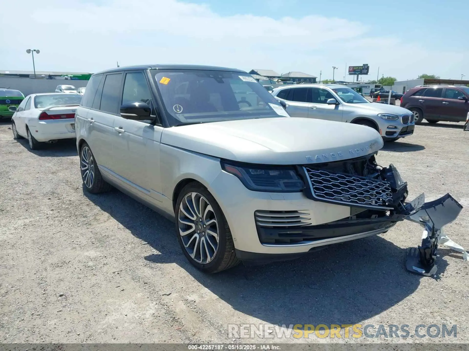 1 Photograph of a damaged car SALGS2SV2KA550061 LAND ROVER RANGE ROVER 2019