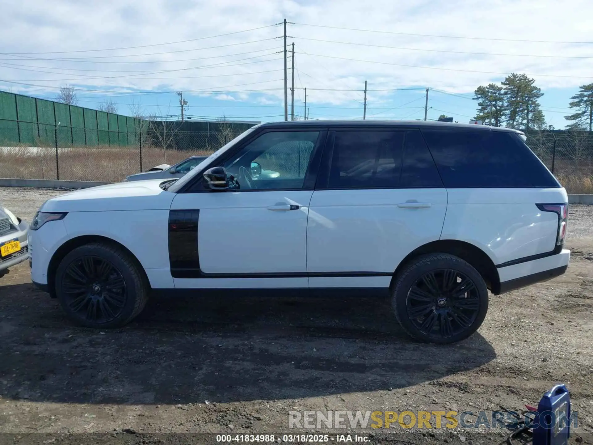 15 Photograph of a damaged car SALGS2SV2KA557849 LAND ROVER RANGE ROVER 2019