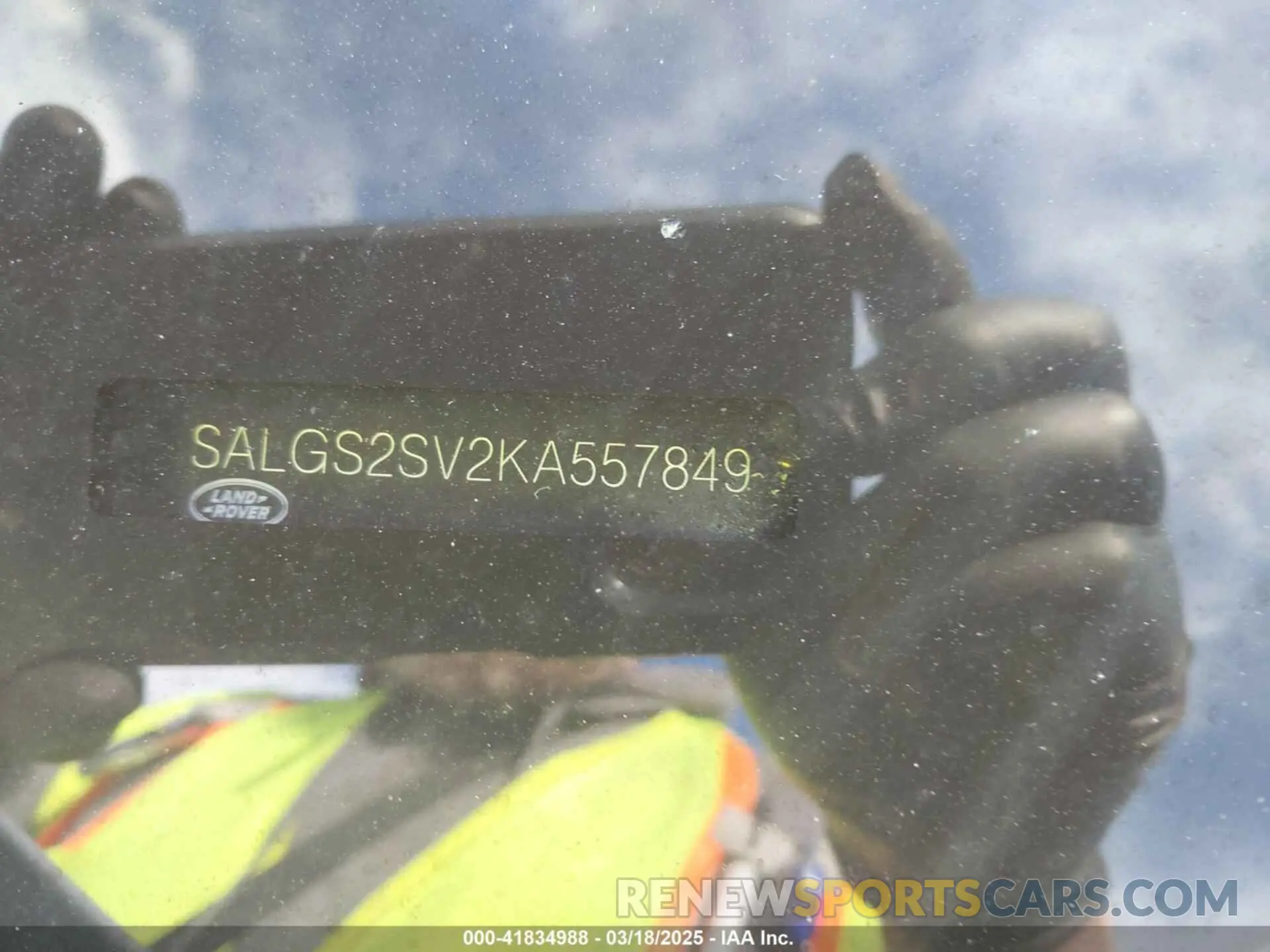 18 Photograph of a damaged car SALGS2SV2KA557849 LAND ROVER RANGE ROVER 2019