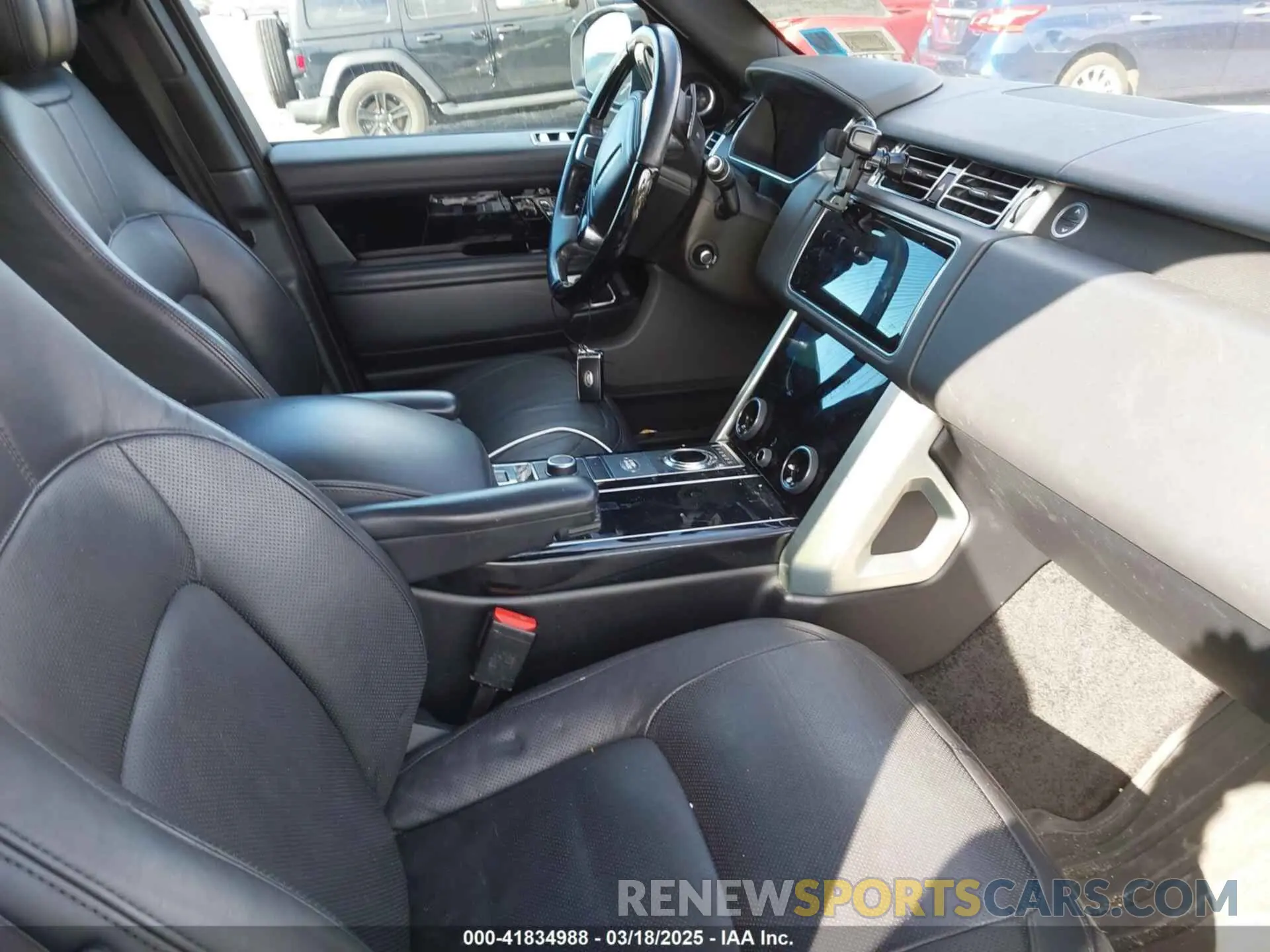 5 Photograph of a damaged car SALGS2SV2KA557849 LAND ROVER RANGE ROVER 2019