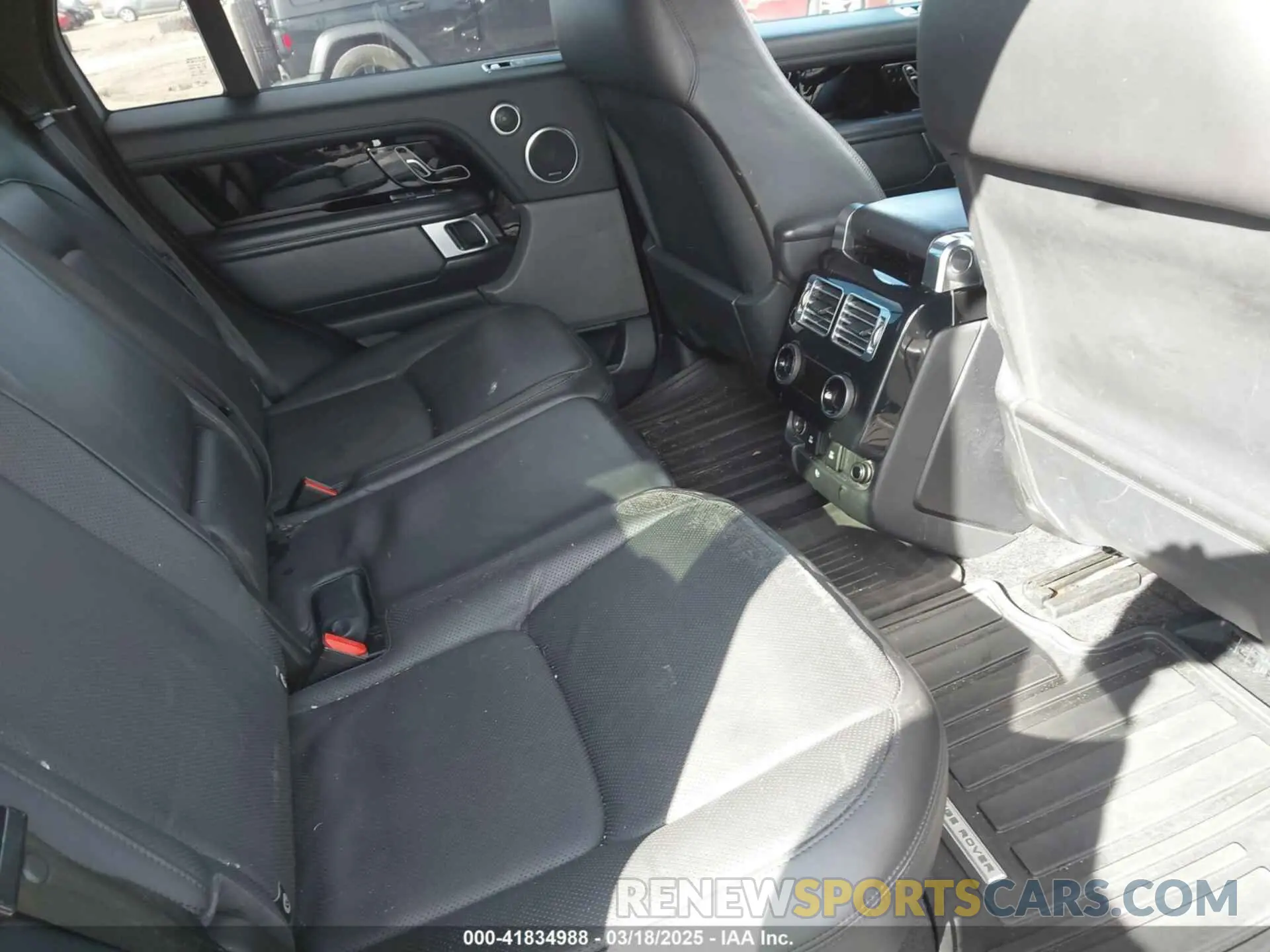 8 Photograph of a damaged car SALGS2SV2KA557849 LAND ROVER RANGE ROVER 2019