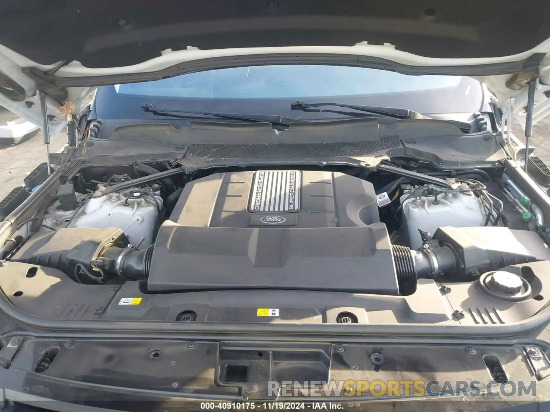 10 Photograph of a damaged car SALGS2SV3KA547623 LAND ROVER RANGE ROVER 2019