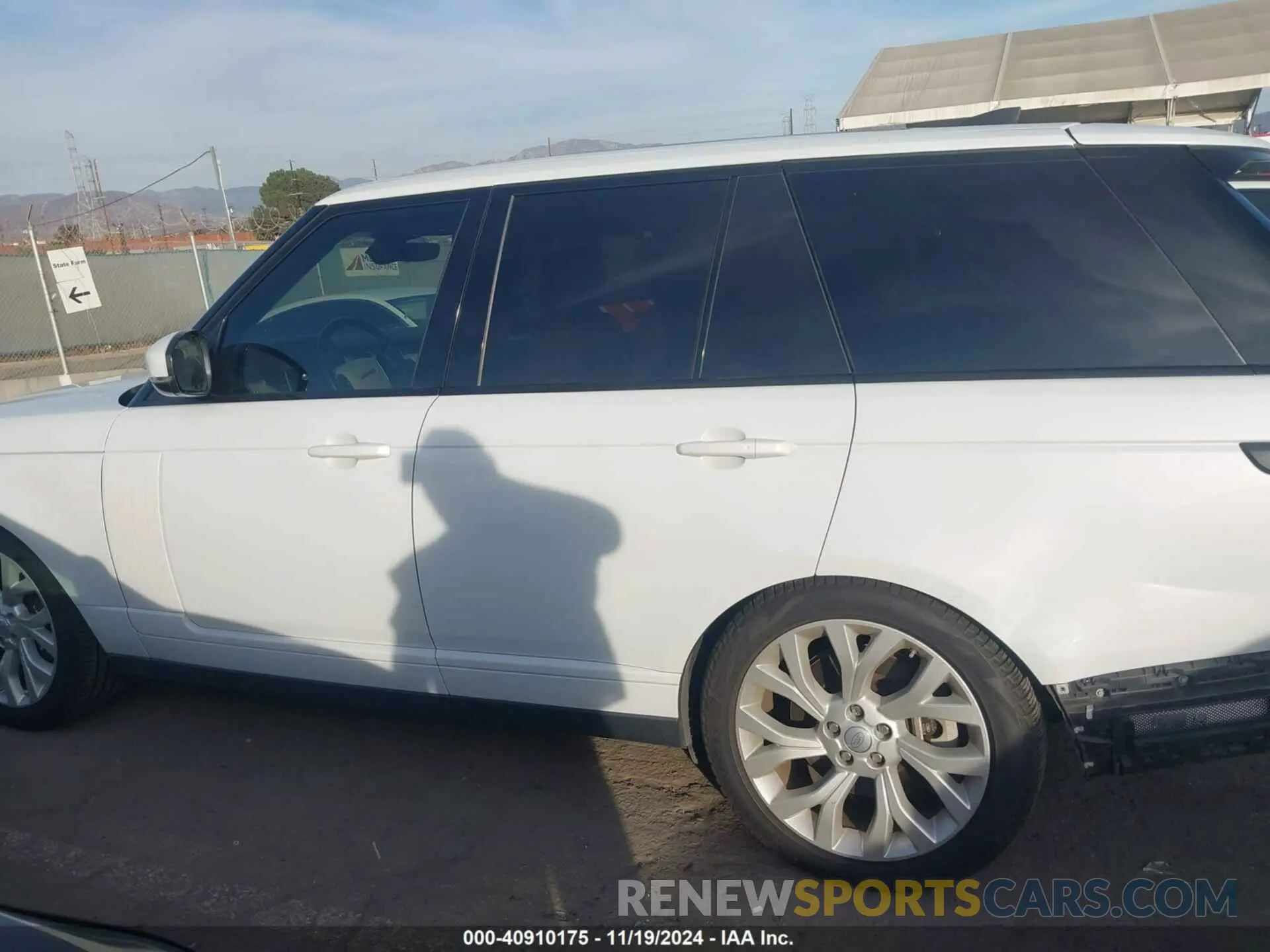 15 Photograph of a damaged car SALGS2SV3KA547623 LAND ROVER RANGE ROVER 2019