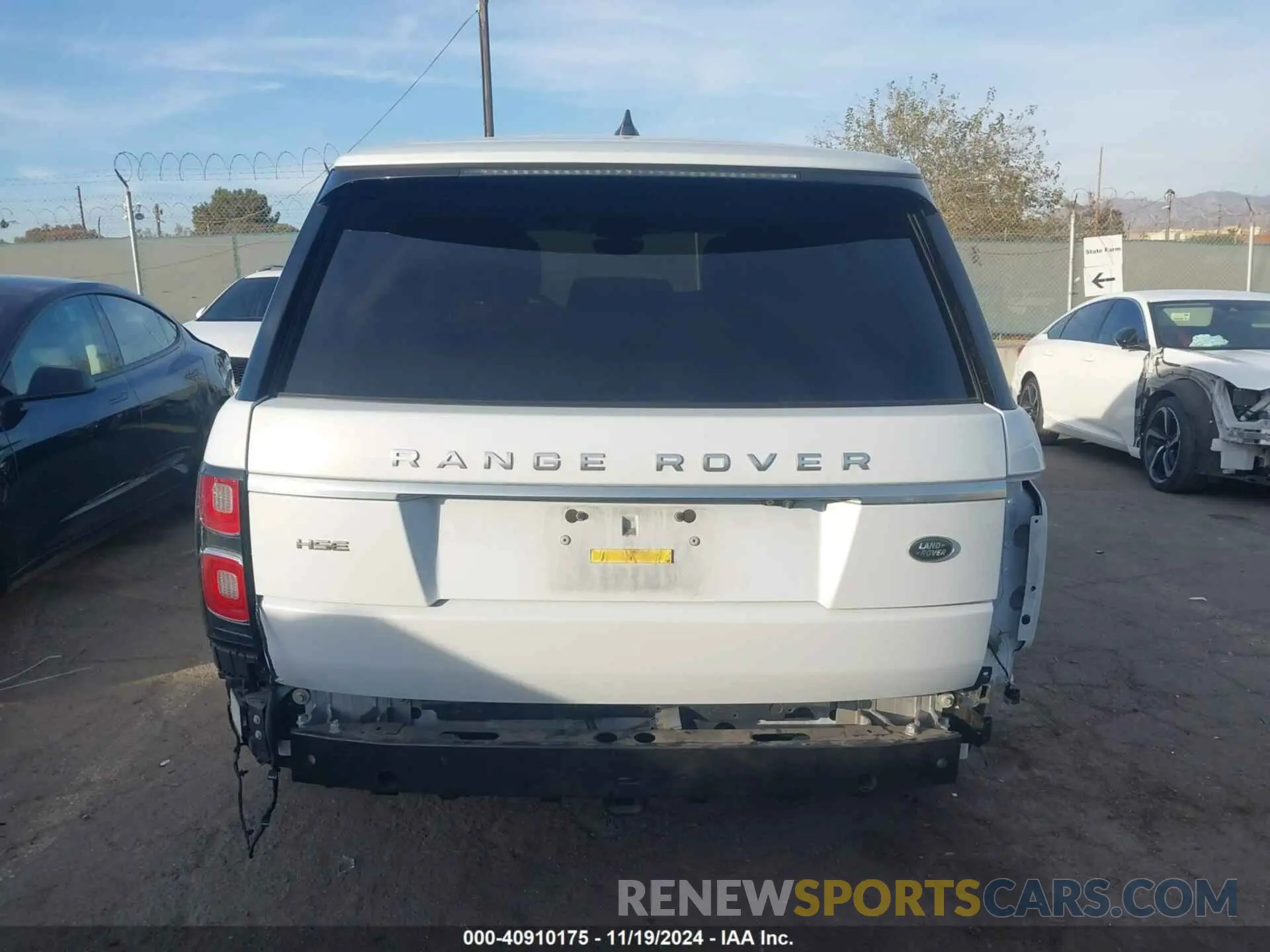 17 Photograph of a damaged car SALGS2SV3KA547623 LAND ROVER RANGE ROVER 2019
