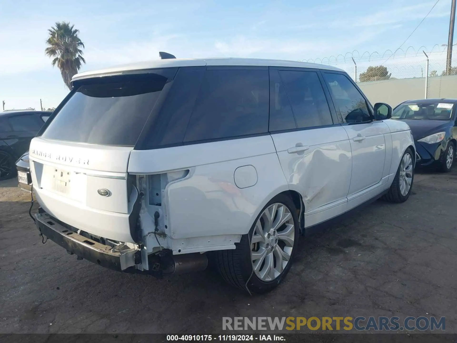 4 Photograph of a damaged car SALGS2SV3KA547623 LAND ROVER RANGE ROVER 2019