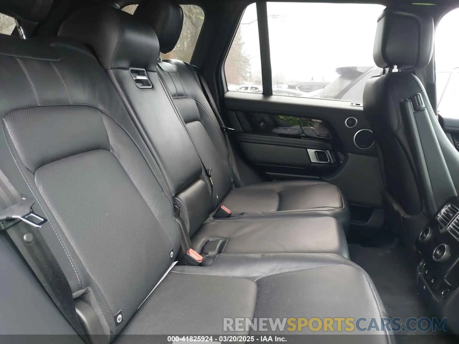 8 Photograph of a damaged car SALGS2SV4KA519345 LAND ROVER RANGE ROVER 2019