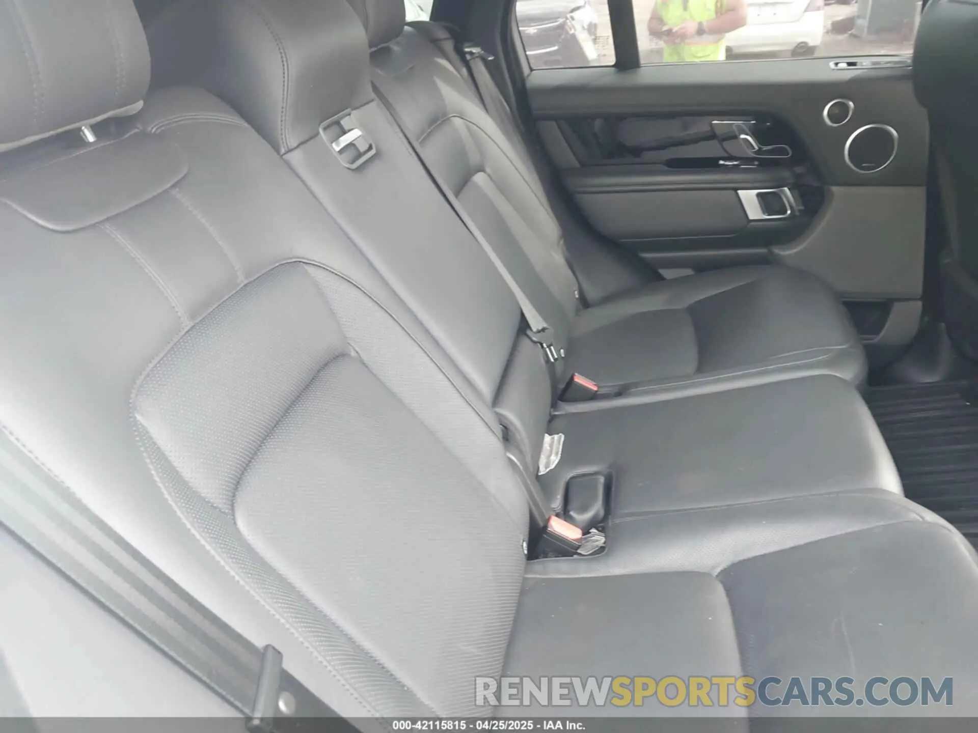 8 Photograph of a damaged car SALGS2SV4KA557464 LAND ROVER RANGE ROVER 2019