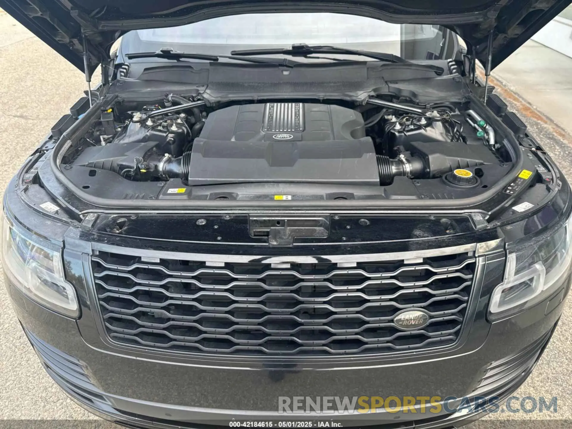 10 Photograph of a damaged car SALGS2SV5KA528460 LAND ROVER RANGE ROVER 2019