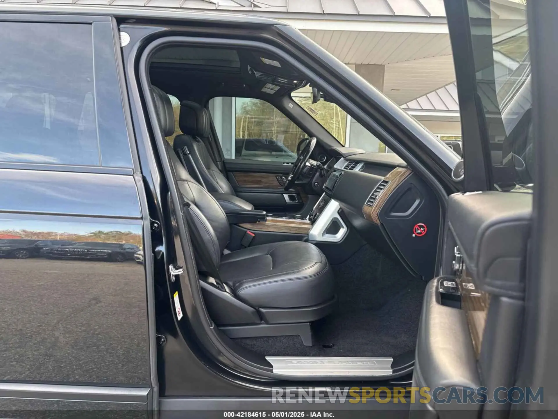 5 Photograph of a damaged car SALGS2SV5KA528460 LAND ROVER RANGE ROVER 2019