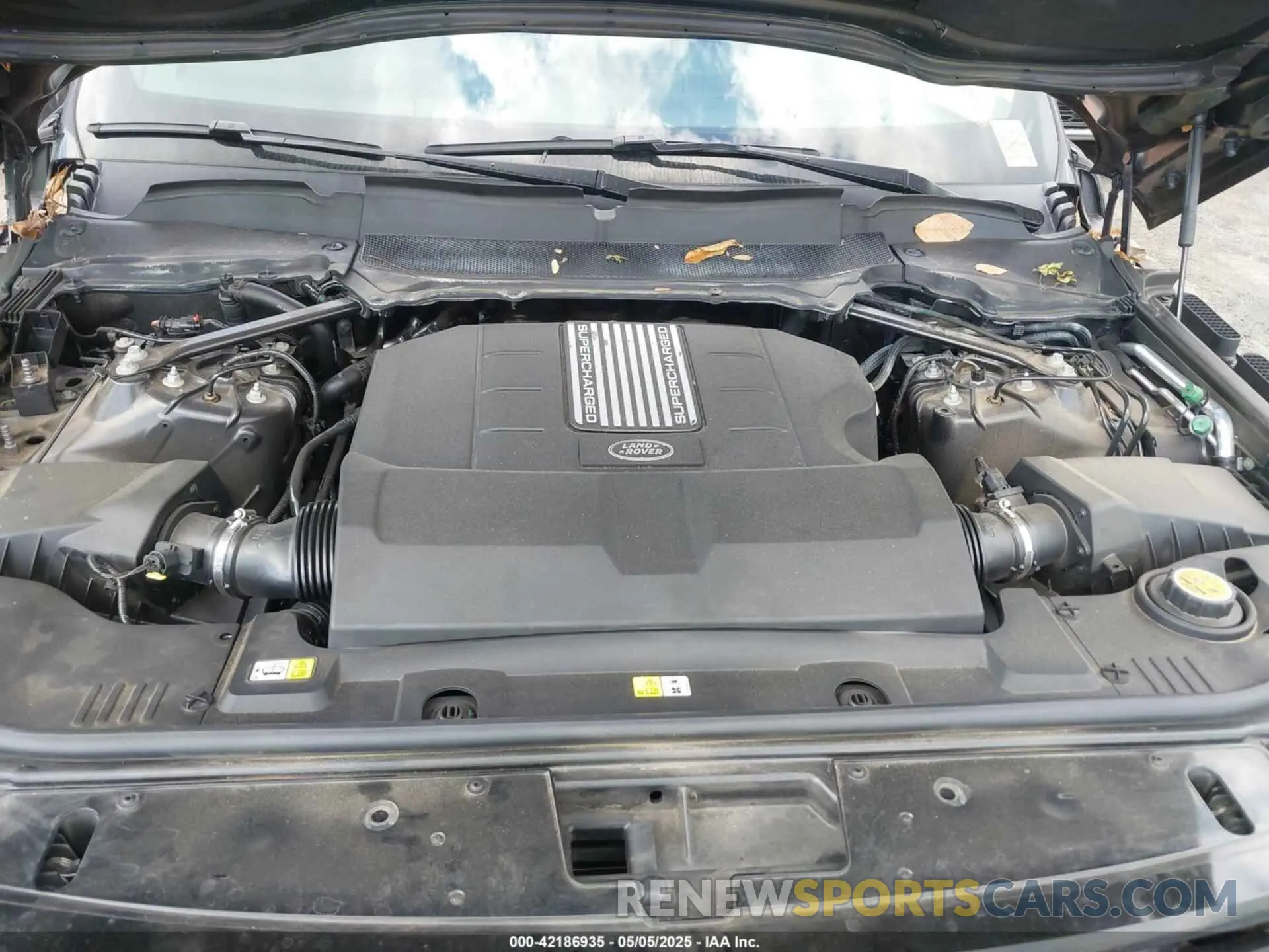 10 Photograph of a damaged car SALGS2SVXKA516370 LAND ROVER RANGE ROVER 2019