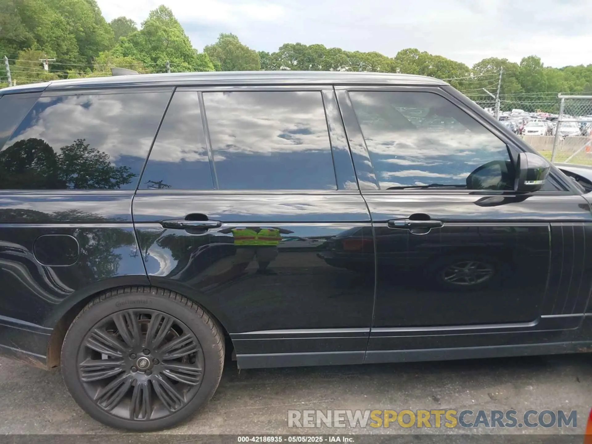 13 Photograph of a damaged car SALGS2SVXKA516370 LAND ROVER RANGE ROVER 2019