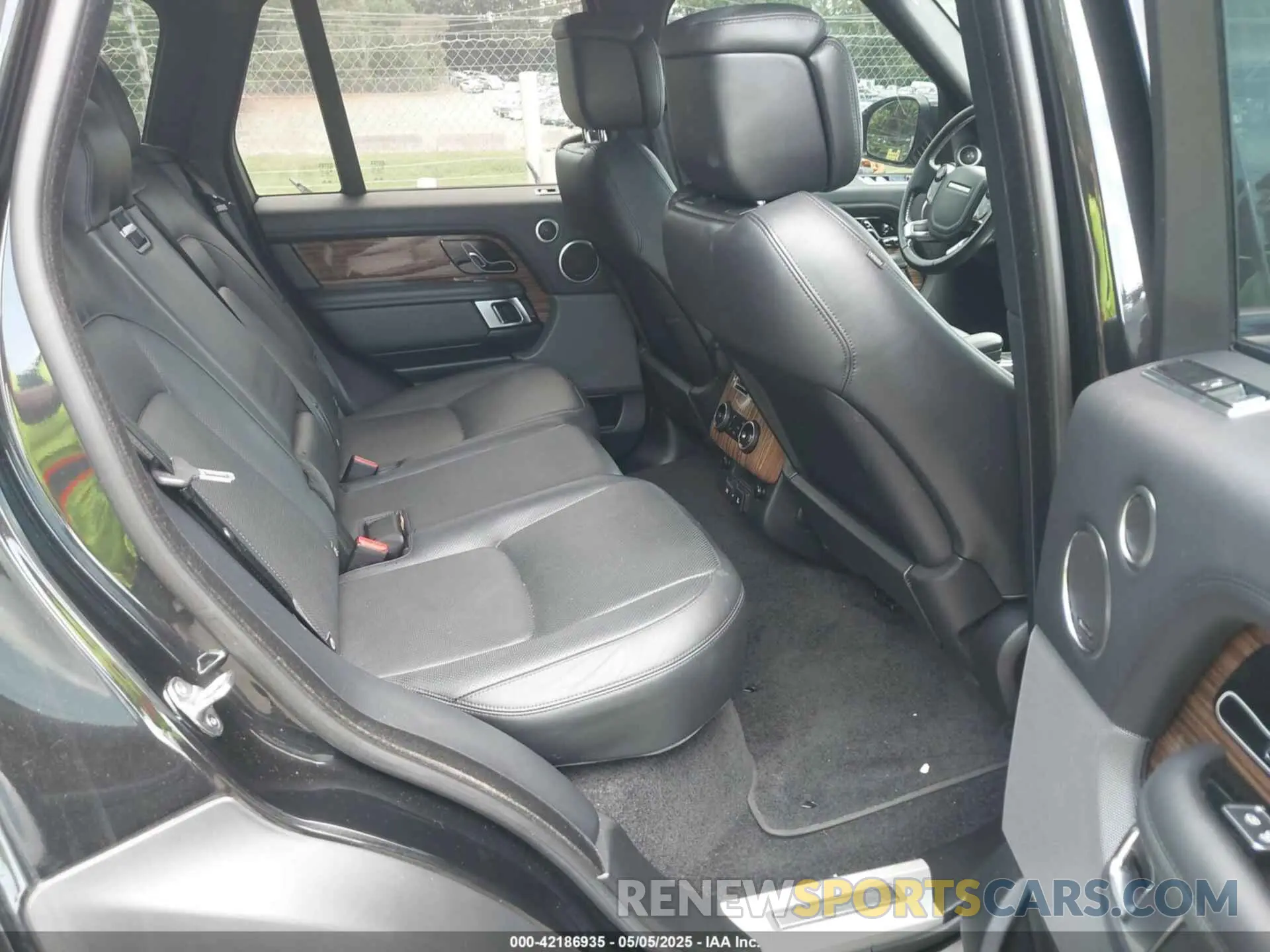 8 Photograph of a damaged car SALGS2SVXKA516370 LAND ROVER RANGE ROVER 2019