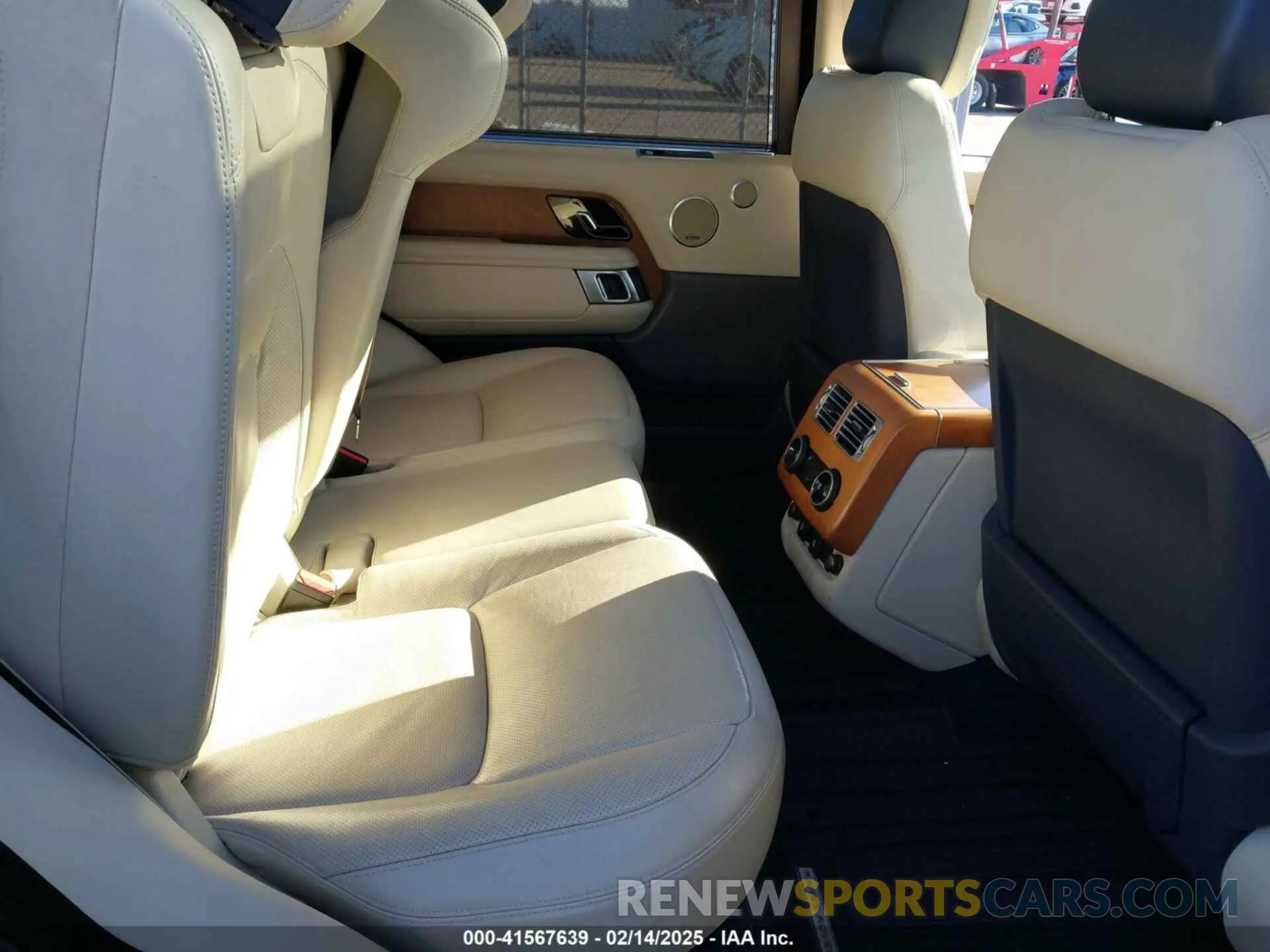 8 Photograph of a damaged car SALGS5RE1KA543268 LAND ROVER RANGE ROVER 2019