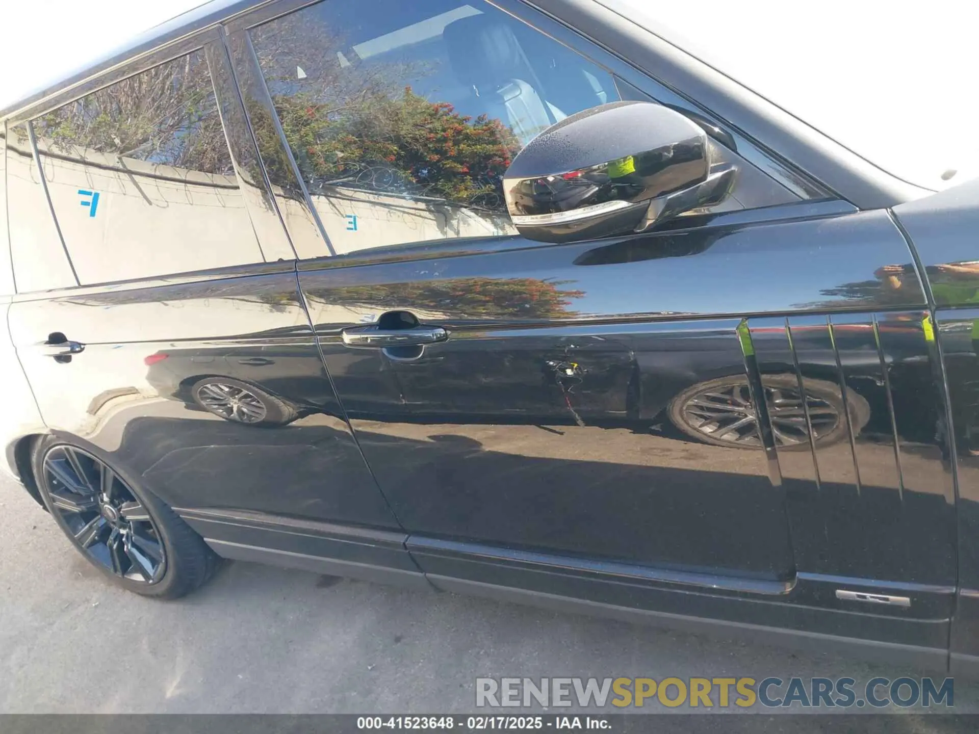 12 Photograph of a damaged car SALGS5RE7KA547860 LAND ROVER RANGE ROVER 2019
