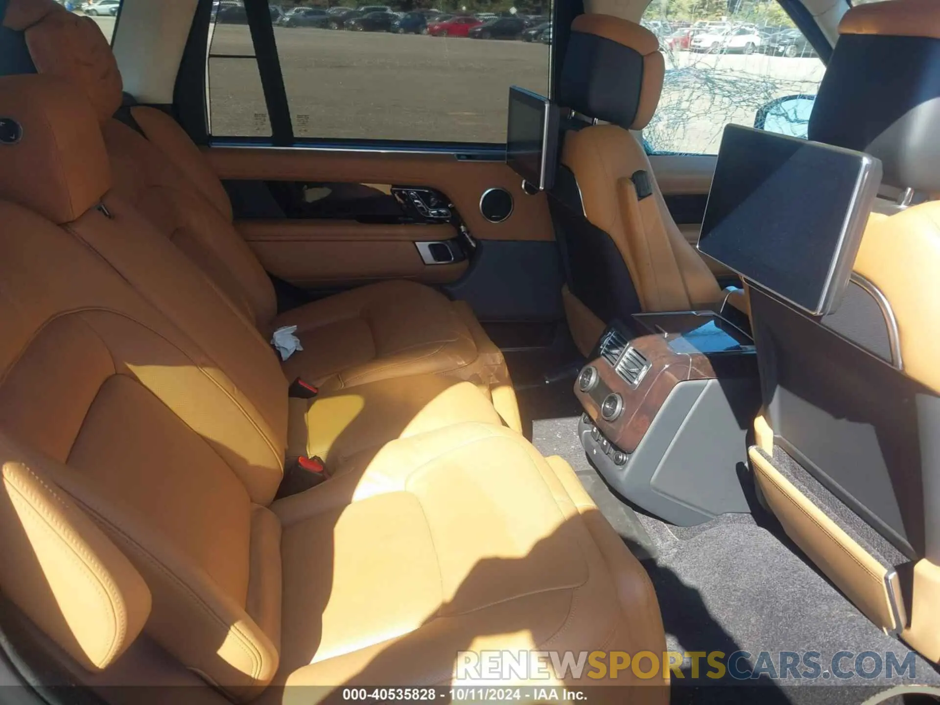 8 Photograph of a damaged car SALGV5RE7KA546795 LAND ROVER RANGE ROVER 2019