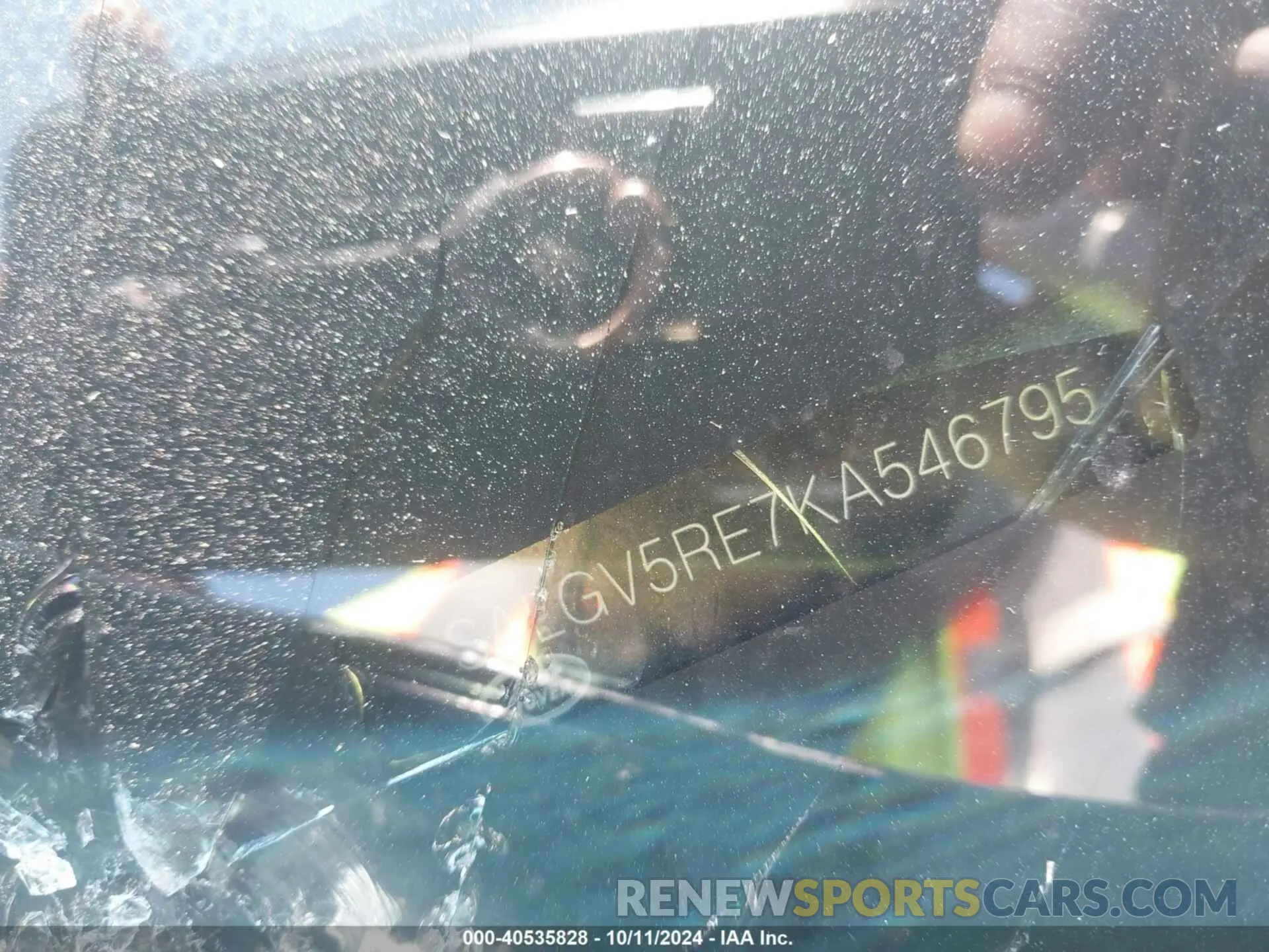 9 Photograph of a damaged car SALGV5RE7KA546795 LAND ROVER RANGE ROVER 2019