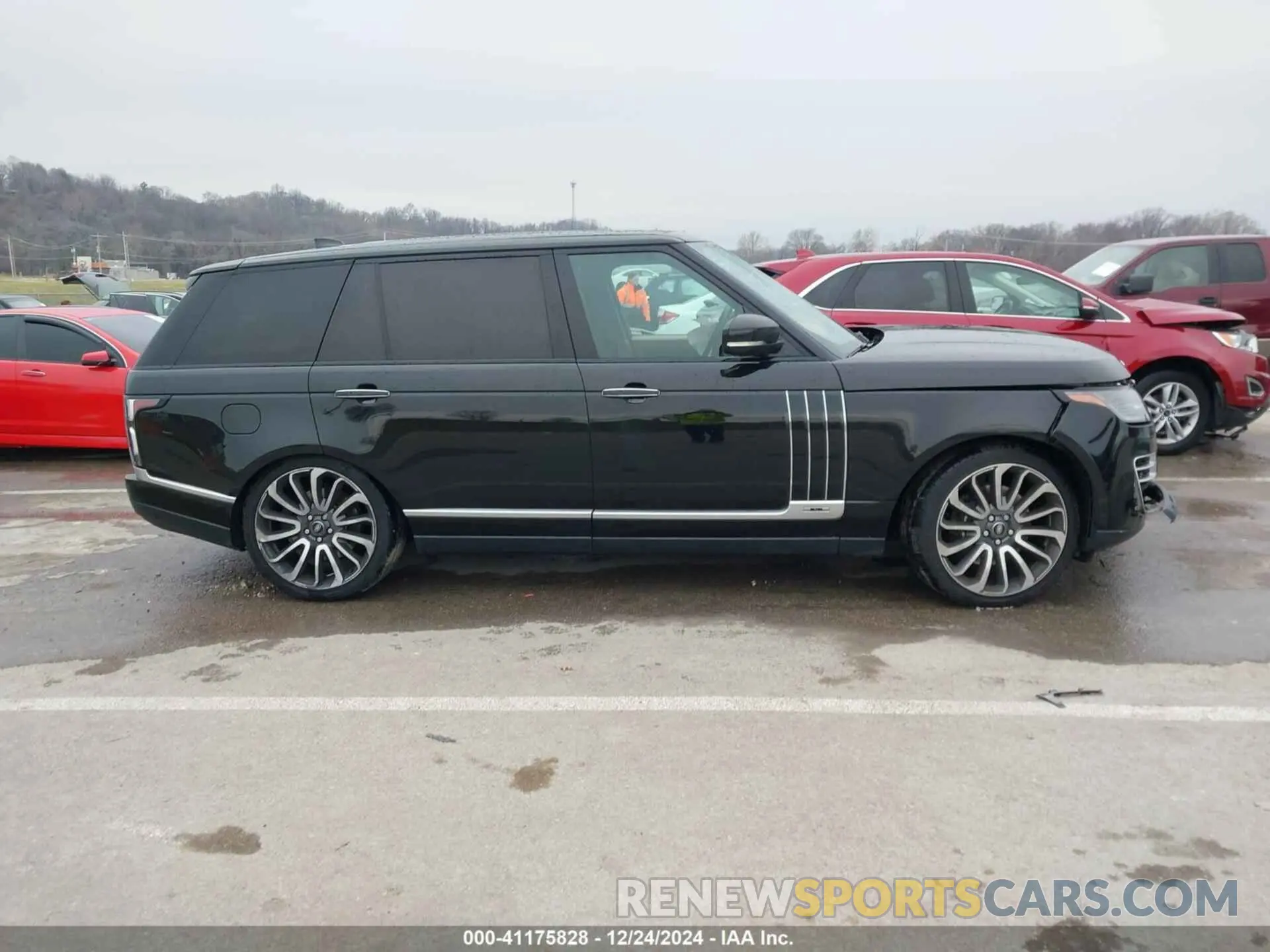 12 Photograph of a damaged car SALGW5SE0KA544250 LAND ROVER RANGE ROVER 2019