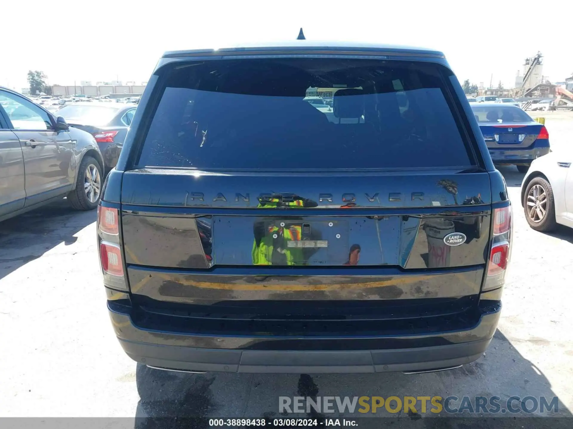 17 Photograph of a damaged car SALGR2SU4LA572924 LAND ROVER RANGE ROVER 2020