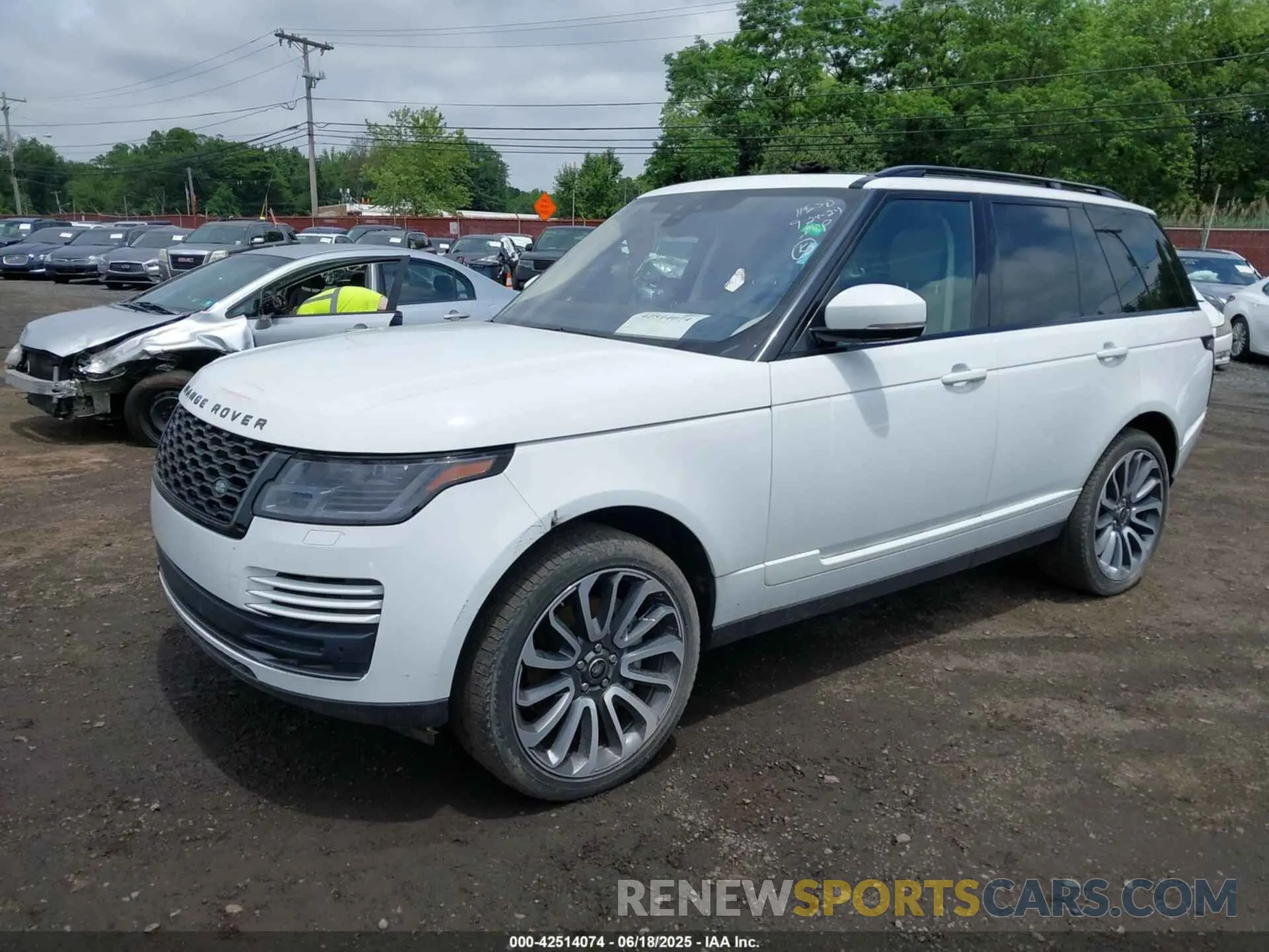 2 Photograph of a damaged car SALGR2SU8LA589502 LAND ROVER RANGE ROVER 2020