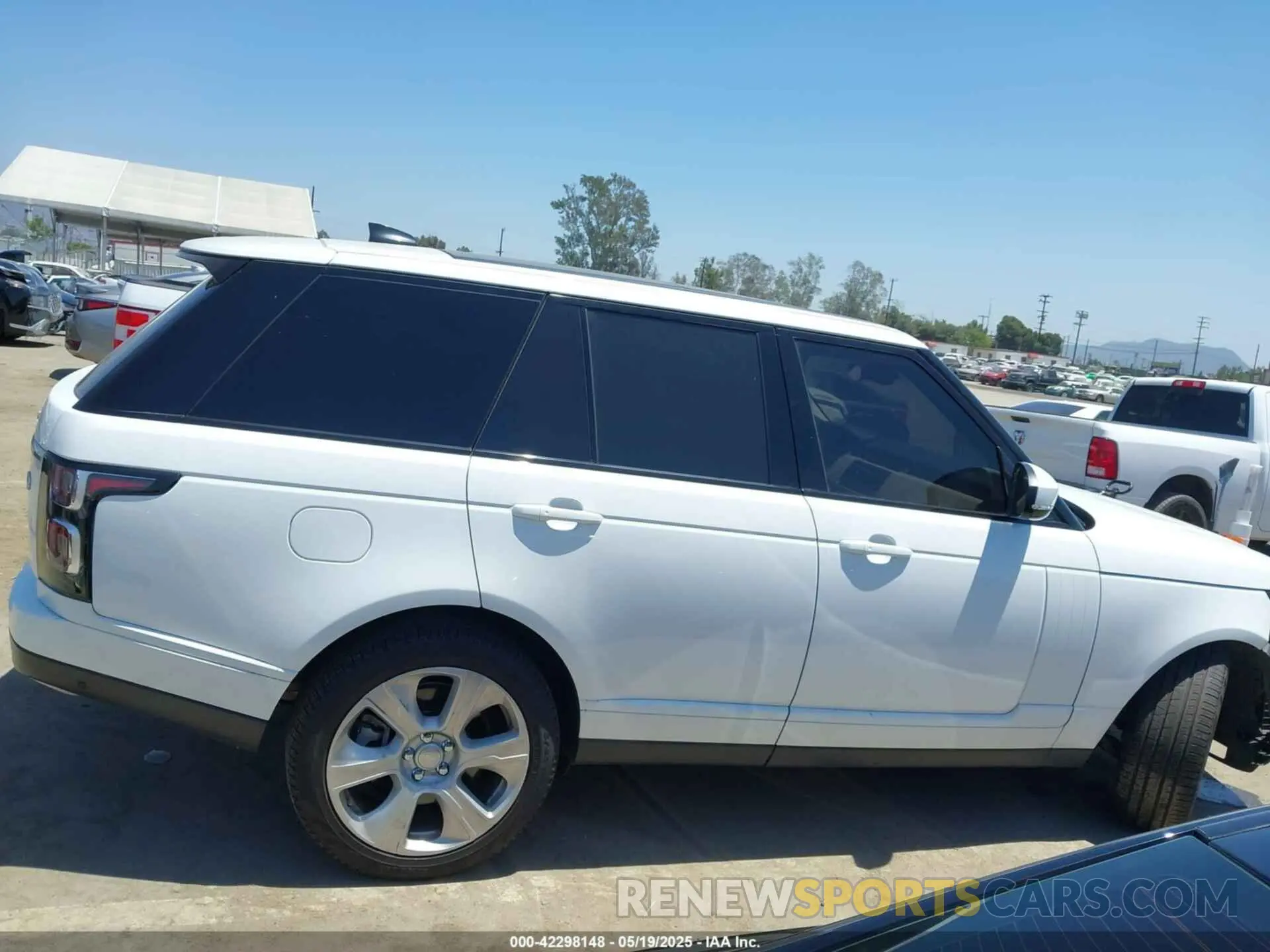 13 Photograph of a damaged car SALGS2RU0LA408144 LAND ROVER RANGE ROVER 2020