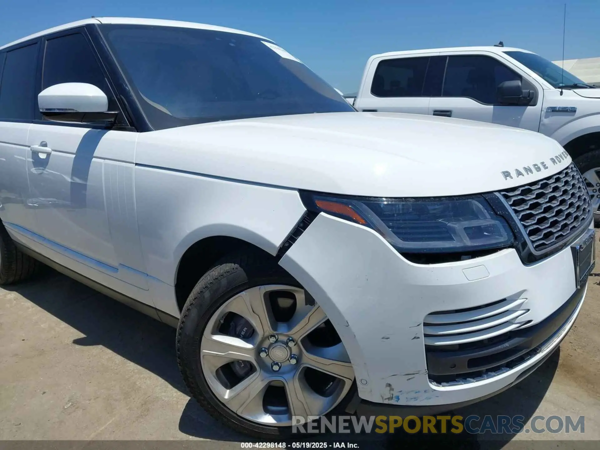 6 Photograph of a damaged car SALGS2RU0LA408144 LAND ROVER RANGE ROVER 2020