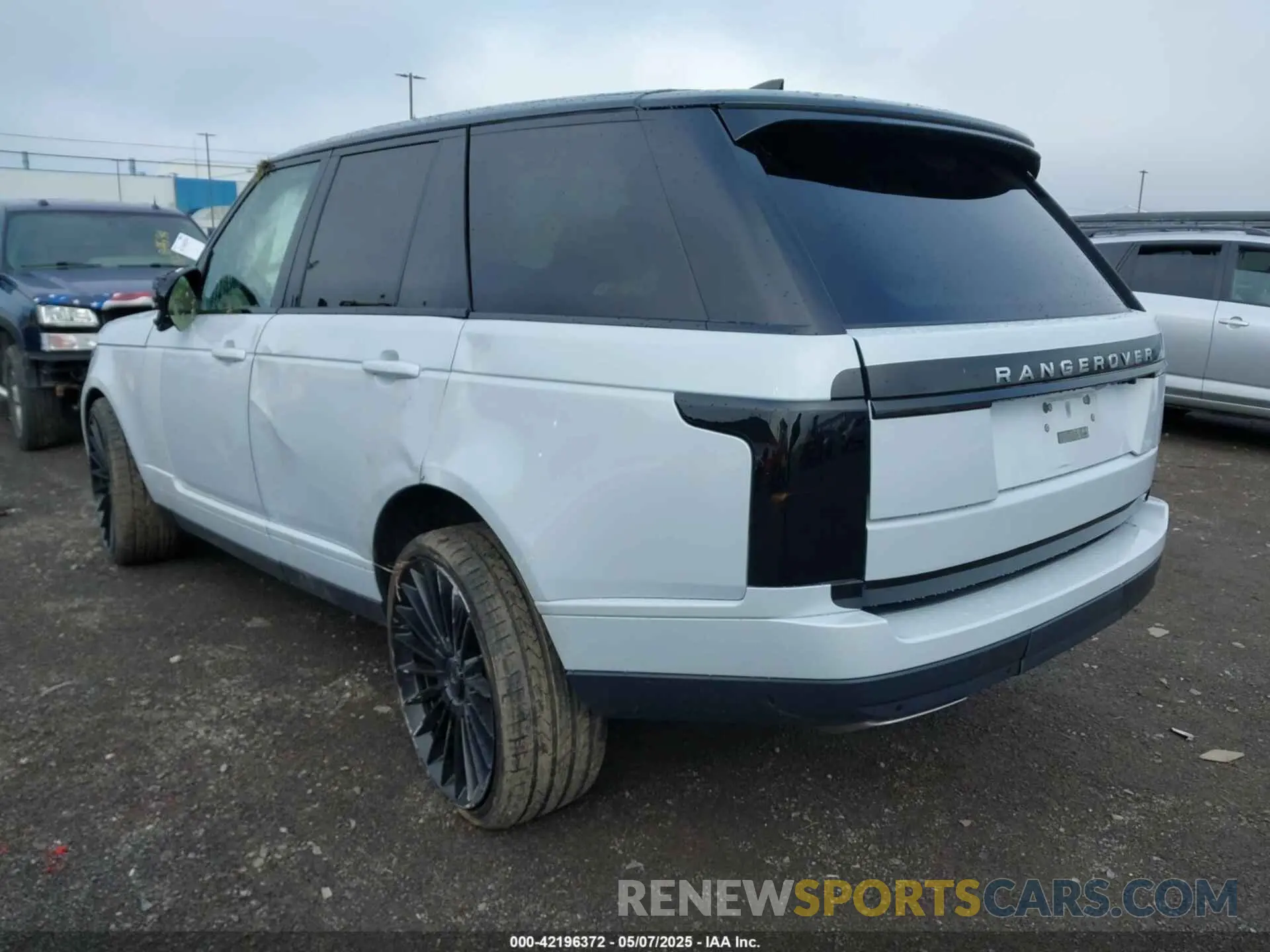 3 Photograph of a damaged car SALGS2RU2LA592177 LAND ROVER RANGE ROVER 2020