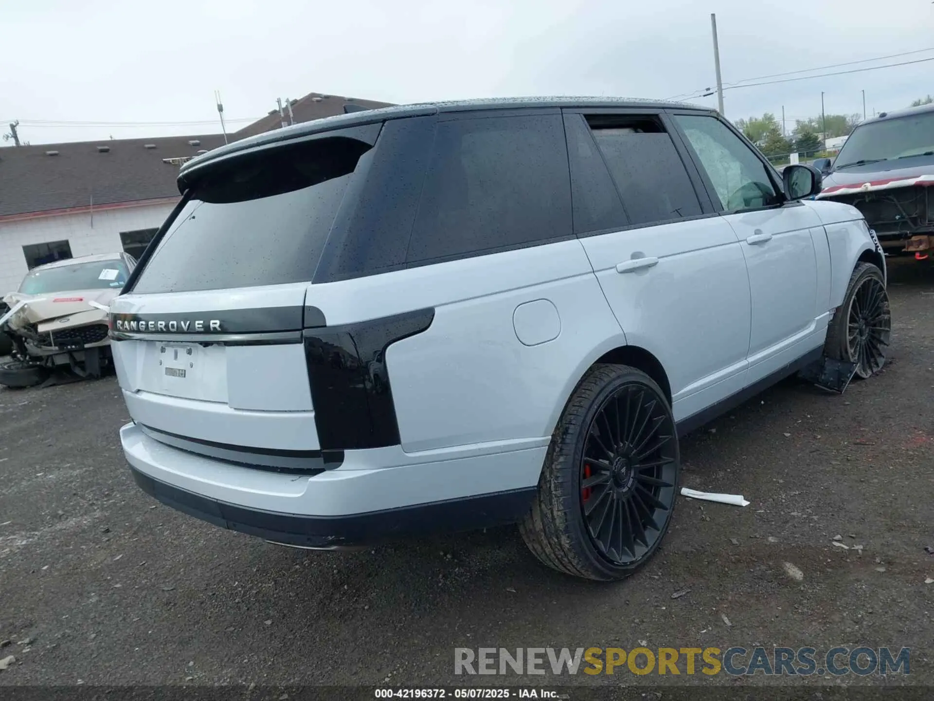 4 Photograph of a damaged car SALGS2RU2LA592177 LAND ROVER RANGE ROVER 2020