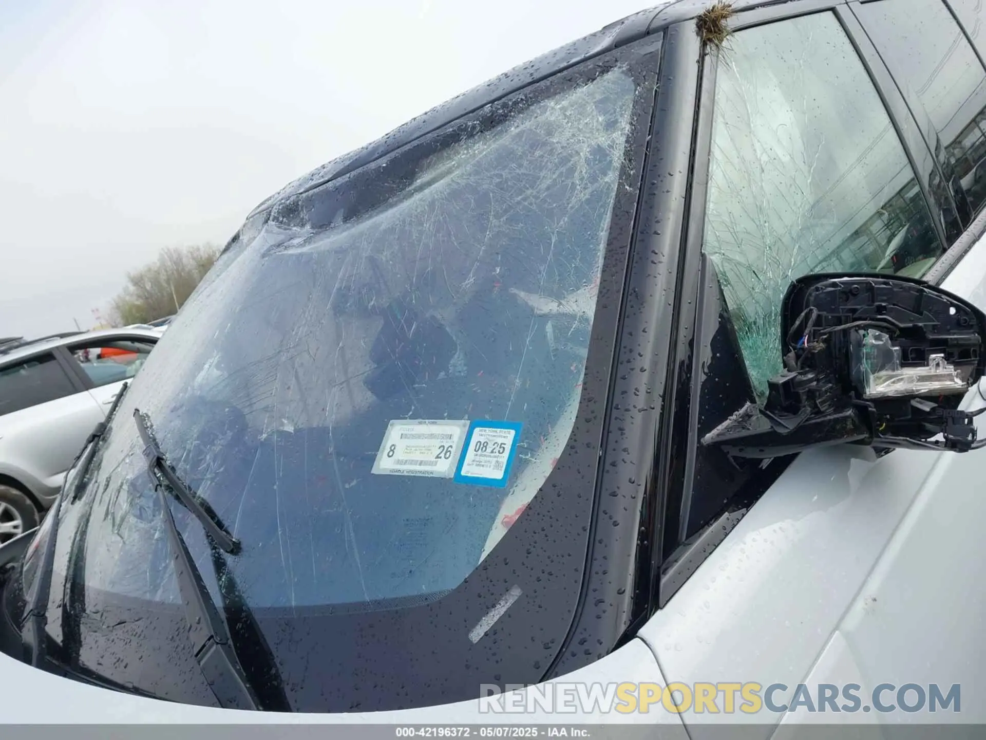 6 Photograph of a damaged car SALGS2RU2LA592177 LAND ROVER RANGE ROVER 2020