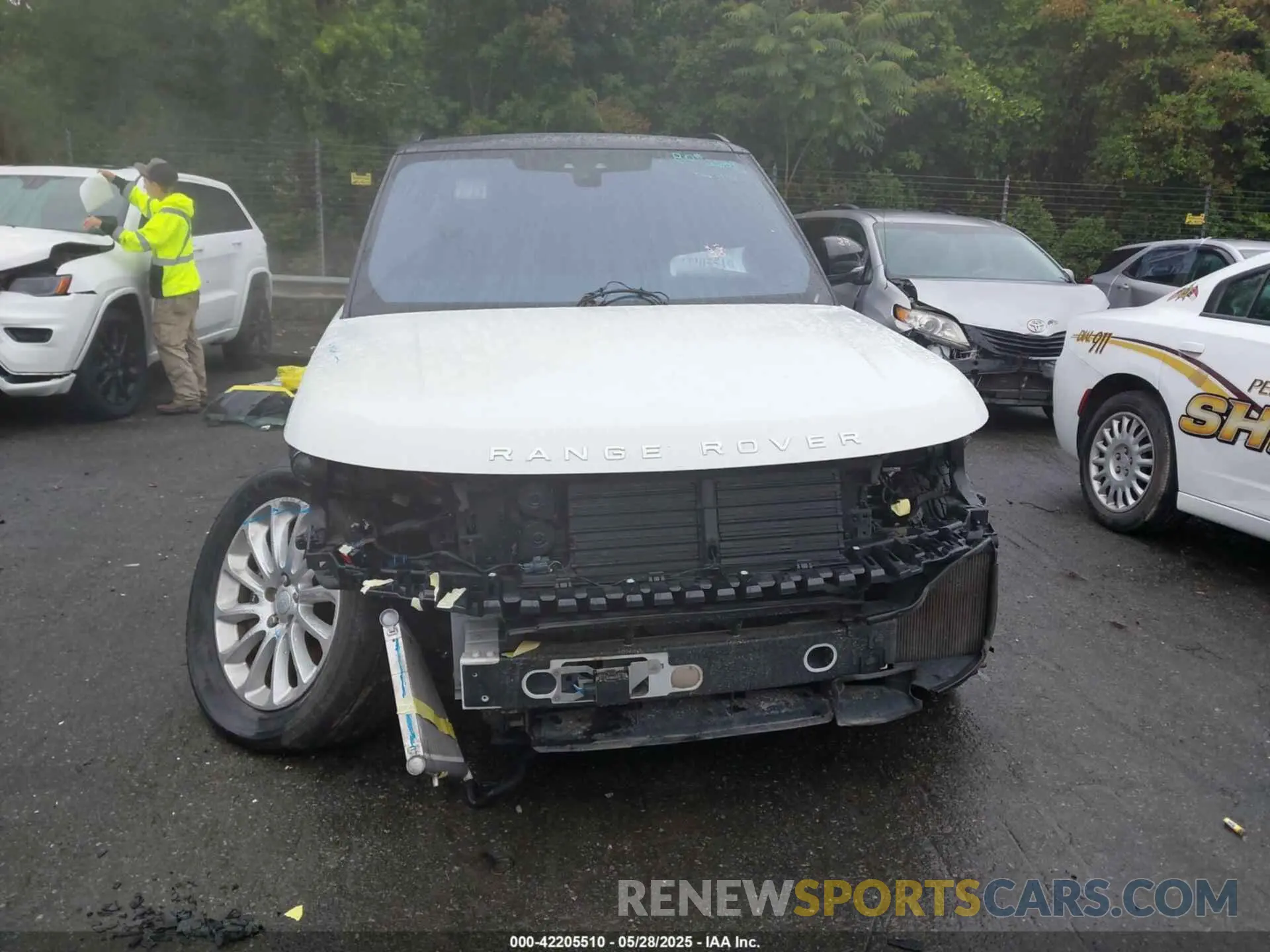 12 Photograph of a damaged car SALGS2RU2LA597086 LAND ROVER RANGE ROVER 2020