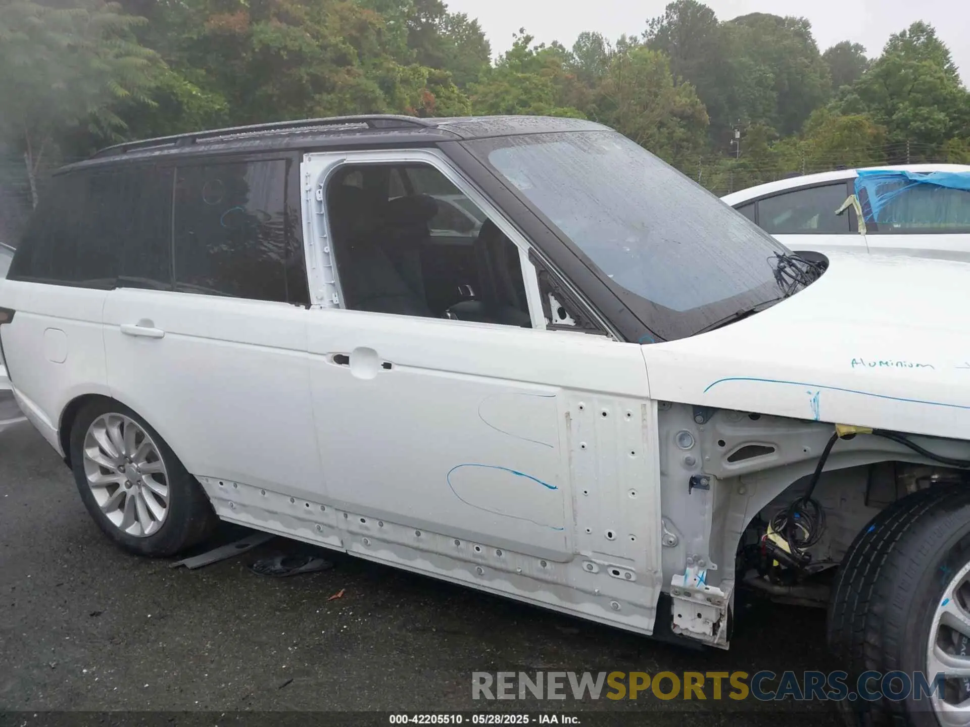 13 Photograph of a damaged car SALGS2RU2LA597086 LAND ROVER RANGE ROVER 2020