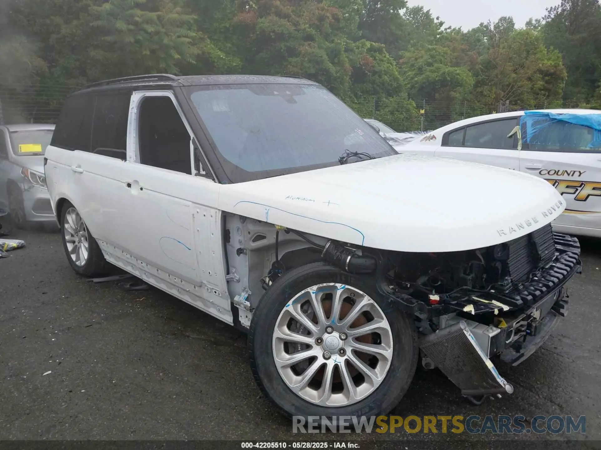 17 Photograph of a damaged car SALGS2RU2LA597086 LAND ROVER RANGE ROVER 2020
