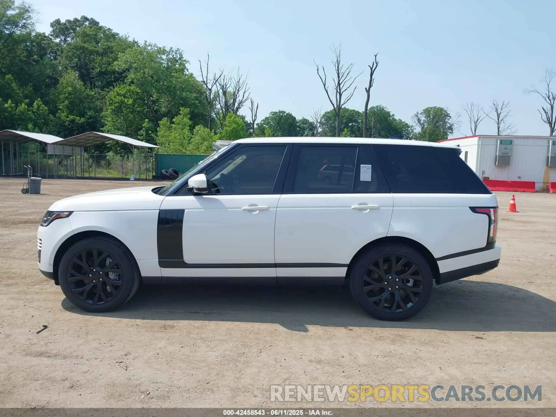 14 Photograph of a damaged car SALGS2RU3LA590695 LAND ROVER RANGE ROVER 2020
