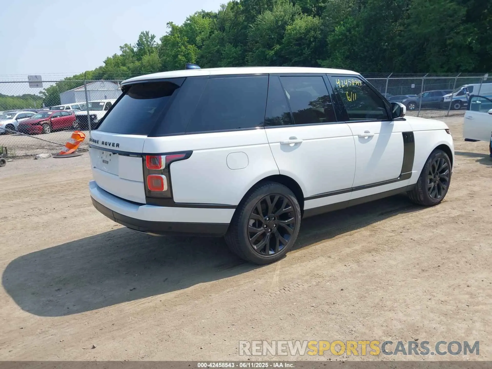 4 Photograph of a damaged car SALGS2RU3LA590695 LAND ROVER RANGE ROVER 2020