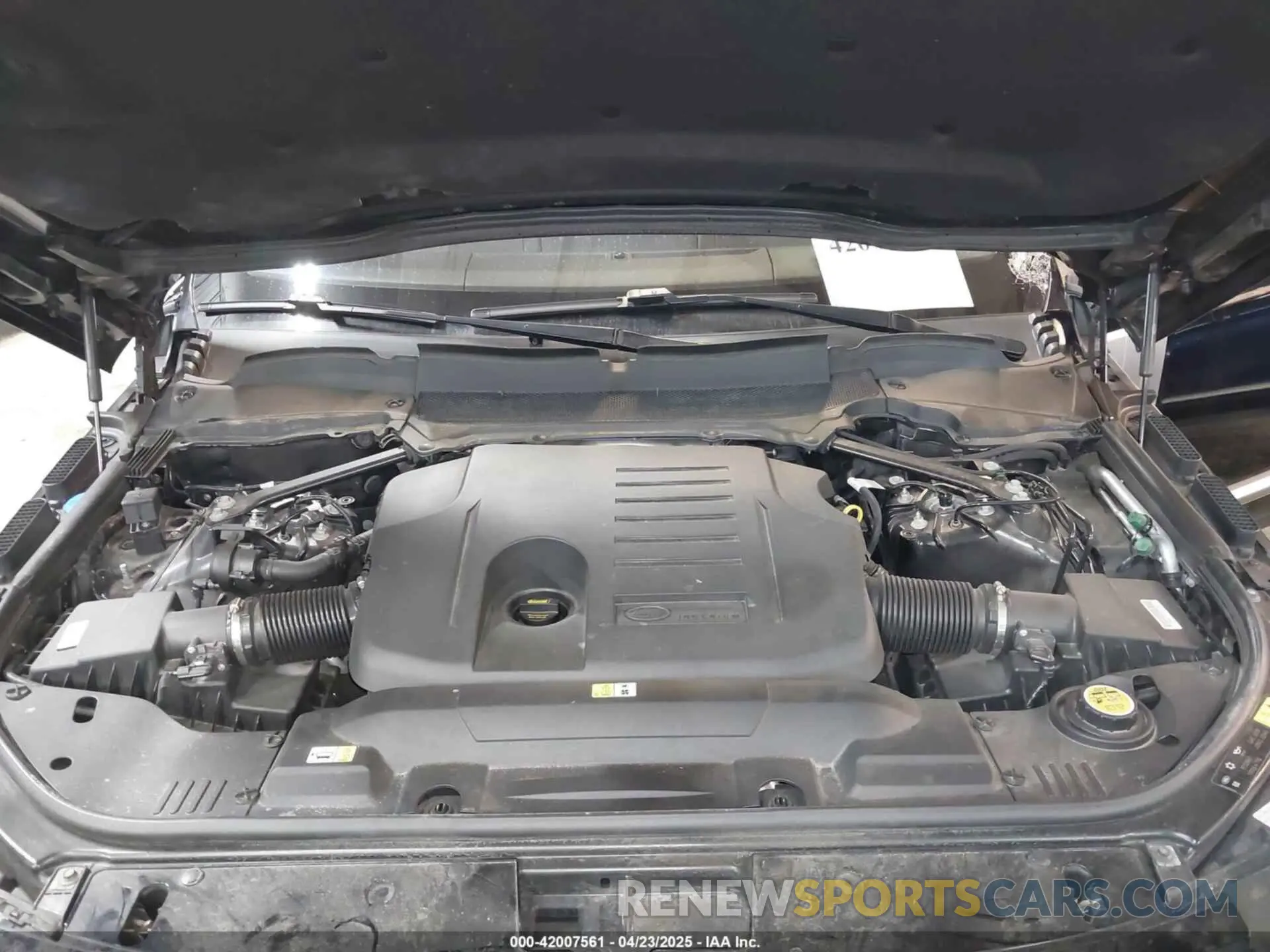10 Photograph of a damaged car SALGS2RU7LA573804 LAND ROVER RANGE ROVER 2020