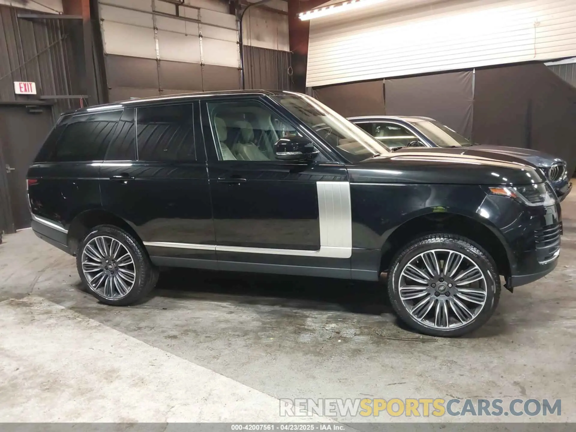 13 Photograph of a damaged car SALGS2RU7LA573804 LAND ROVER RANGE ROVER 2020