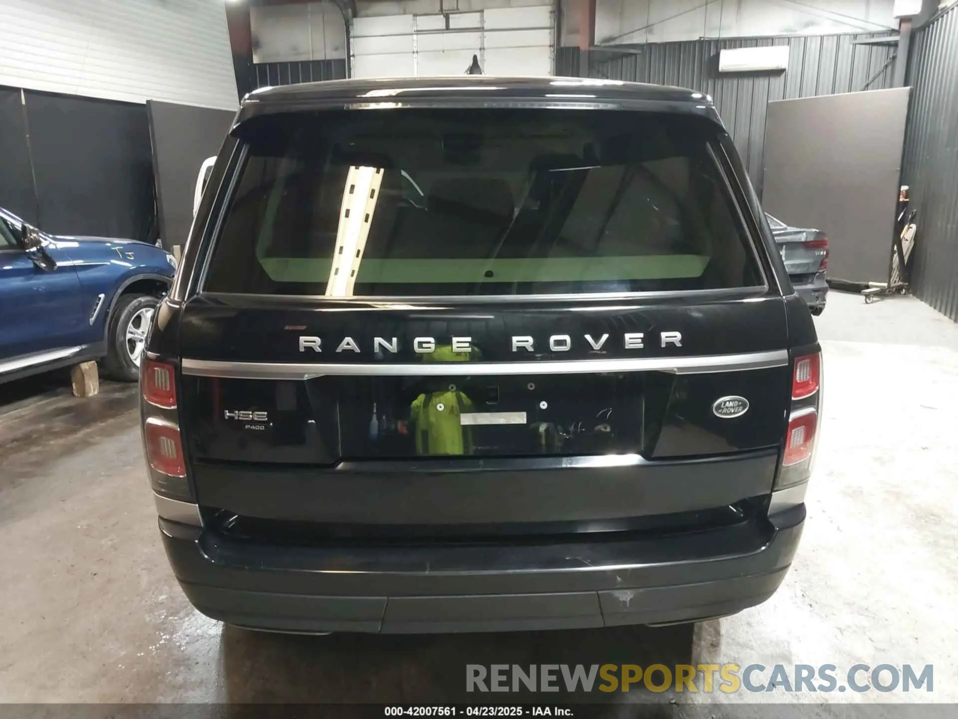 16 Photograph of a damaged car SALGS2RU7LA573804 LAND ROVER RANGE ROVER 2020