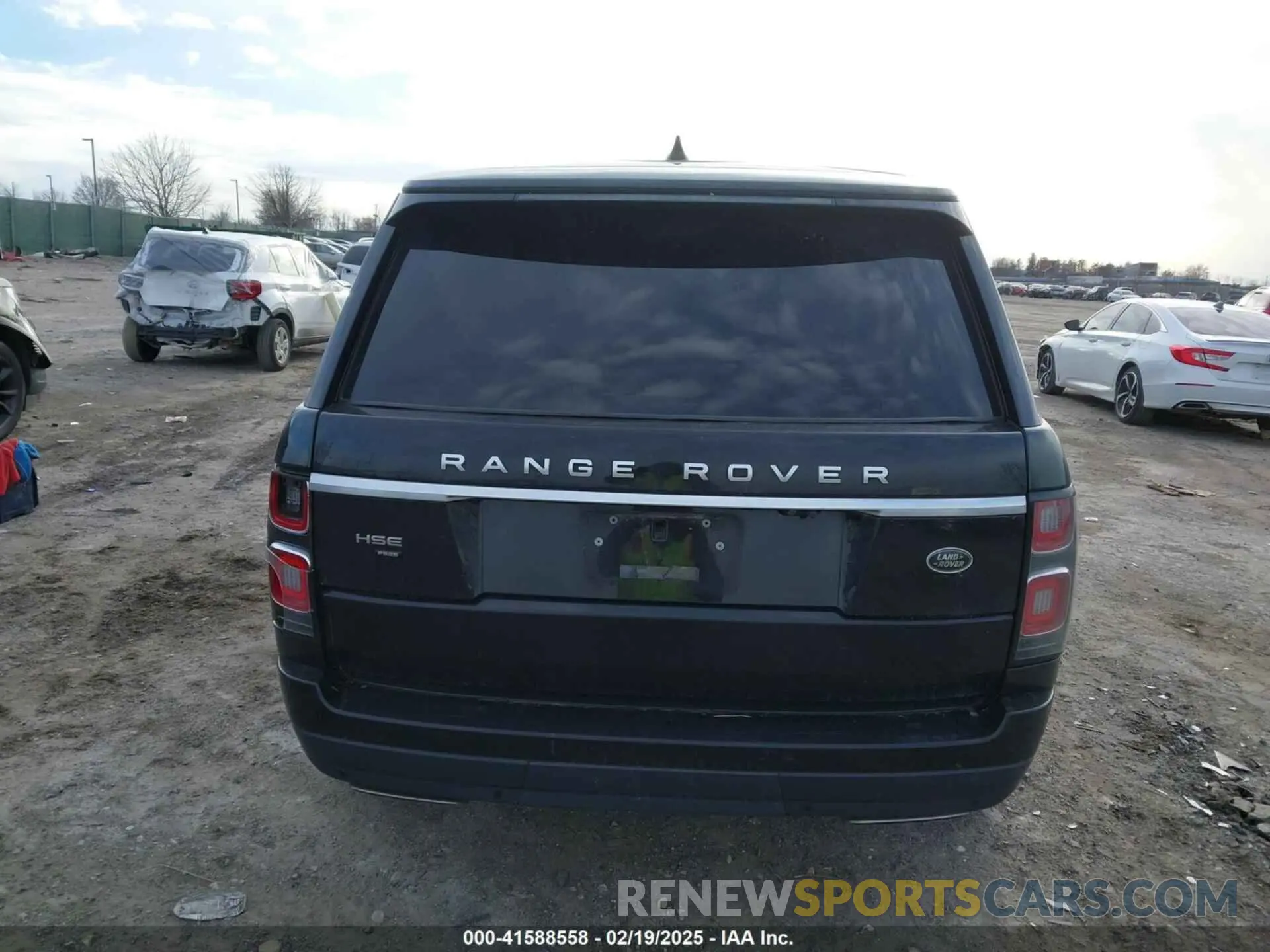17 Photograph of a damaged car SALGS2RU8LA581250 LAND ROVER RANGE ROVER 2020