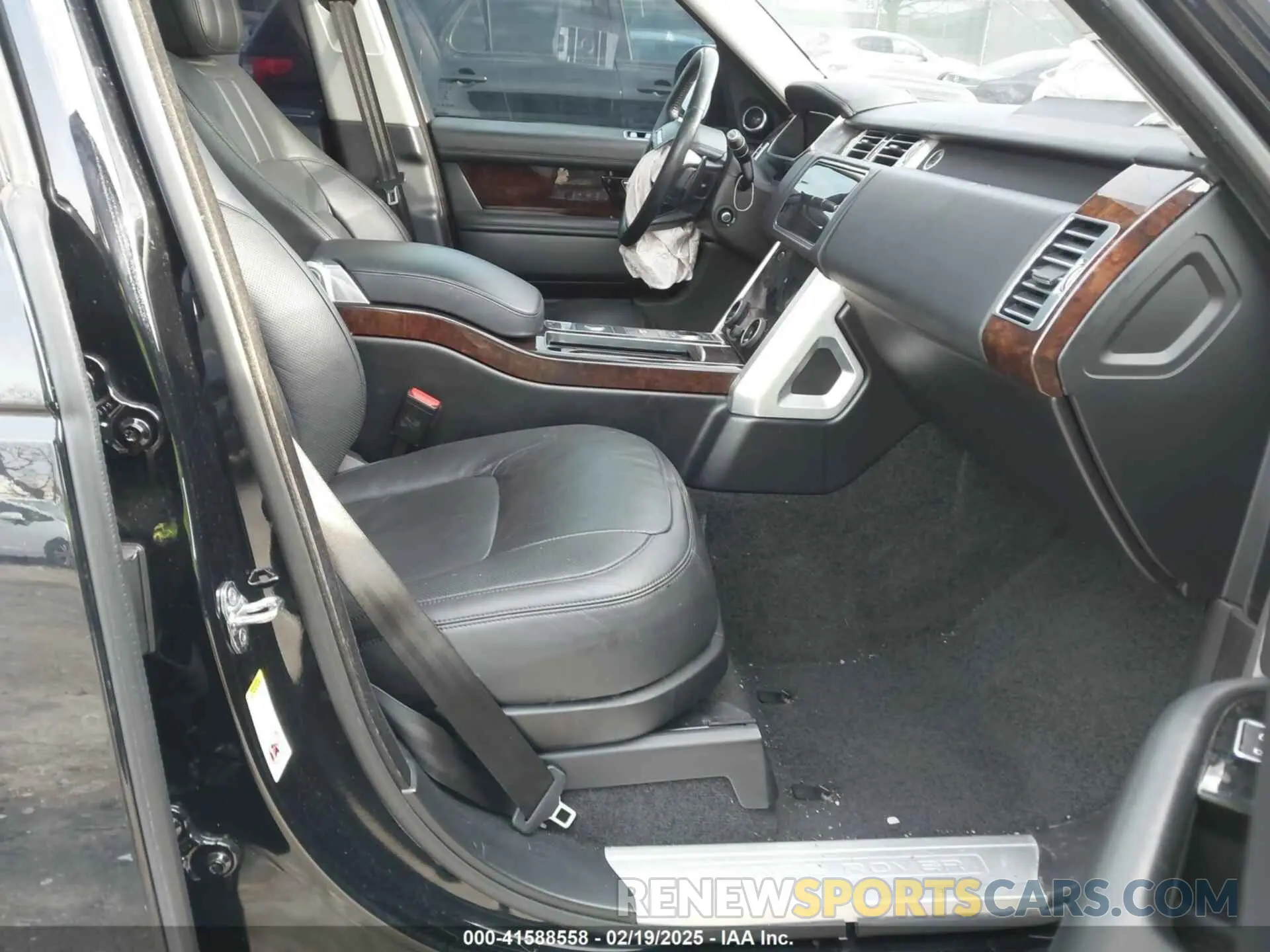 5 Photograph of a damaged car SALGS2RU8LA581250 LAND ROVER RANGE ROVER 2020