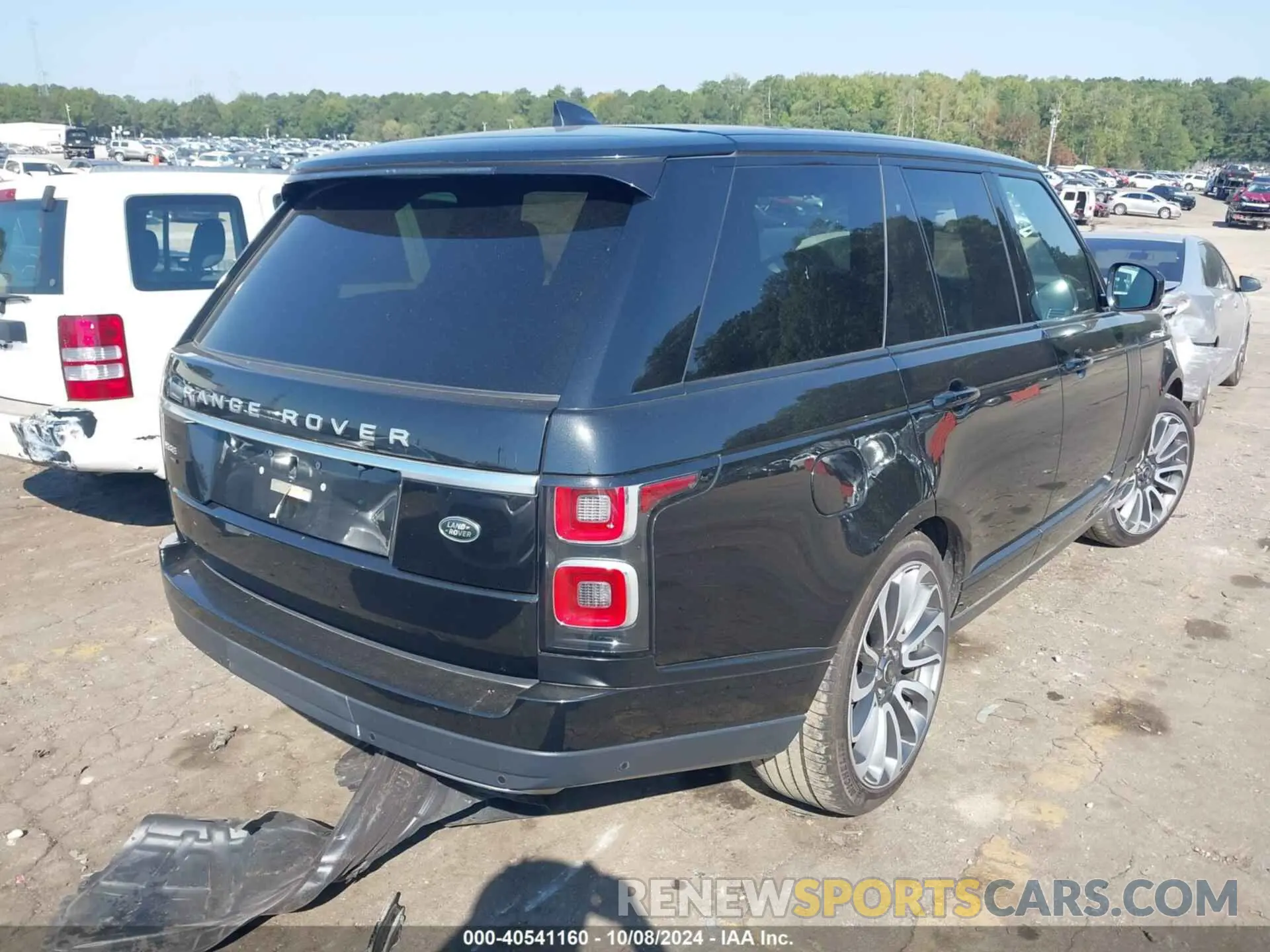 4 Photograph of a damaged car SALGS2SE1LA582971 LAND ROVER RANGE ROVER 2020
