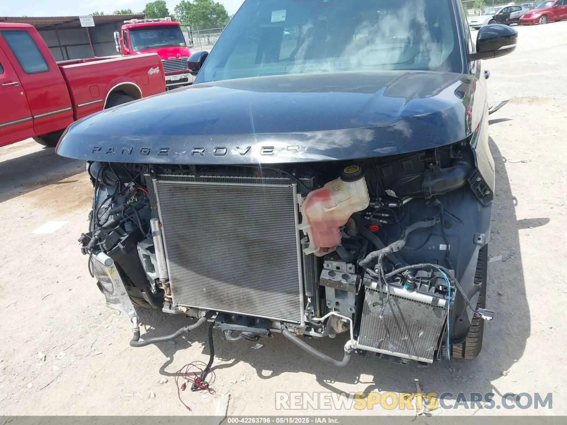 6 Photograph of a damaged car SALGS5SE1LA598279 LAND ROVER RANGE ROVER 2020