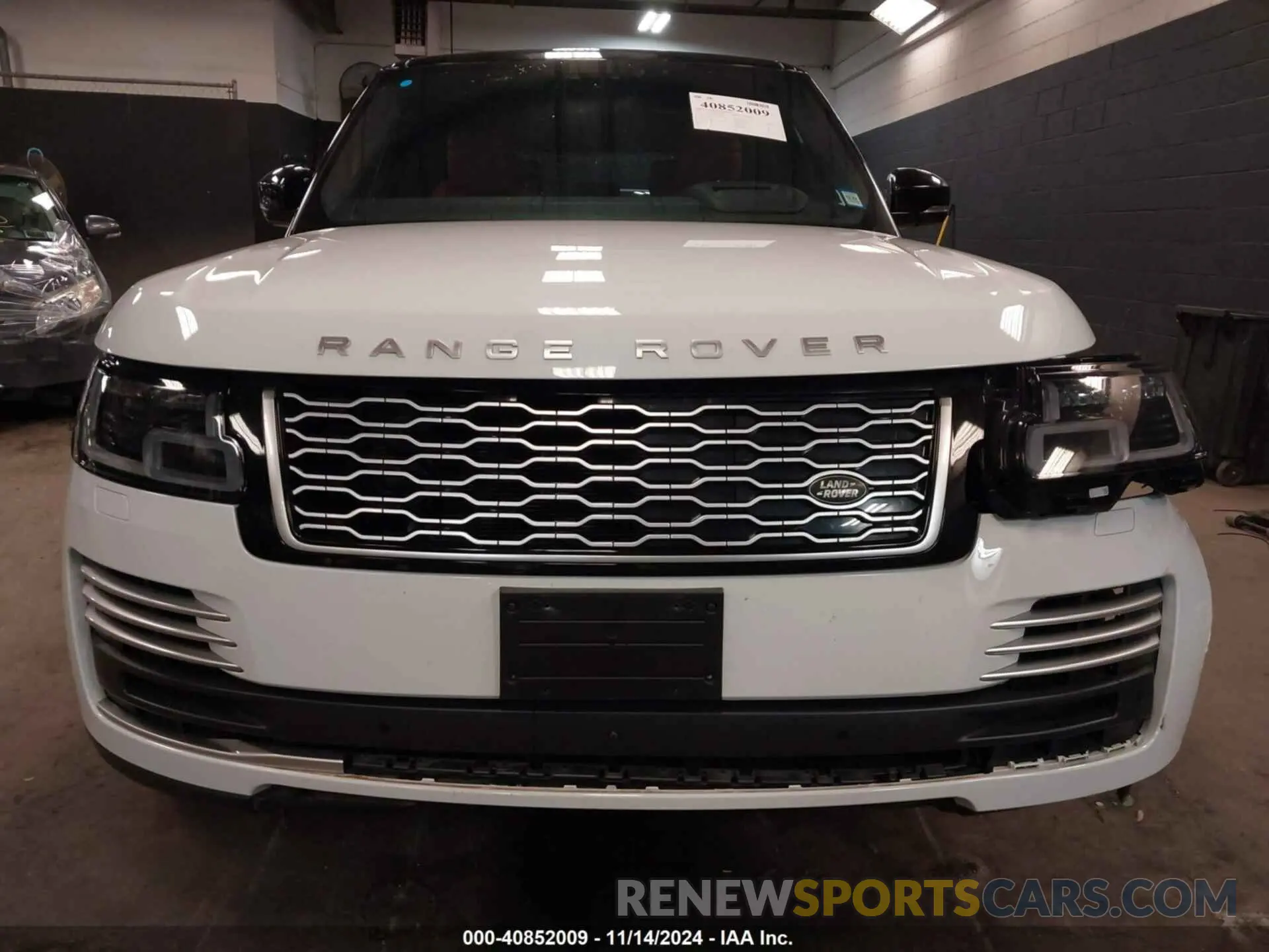 13 Photograph of a damaged car SALGV4RY2LA581928 LAND ROVER RANGE ROVER 2020