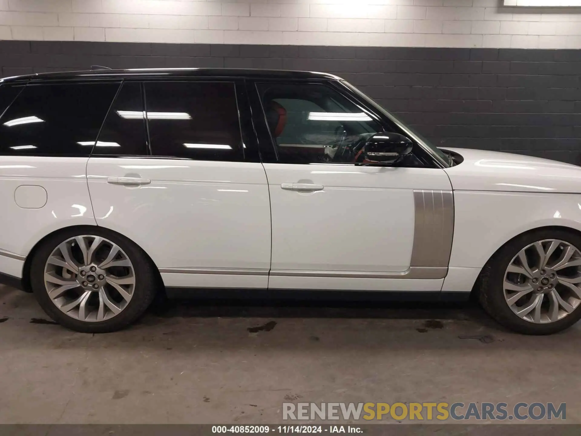 14 Photograph of a damaged car SALGV4RY2LA581928 LAND ROVER RANGE ROVER 2020