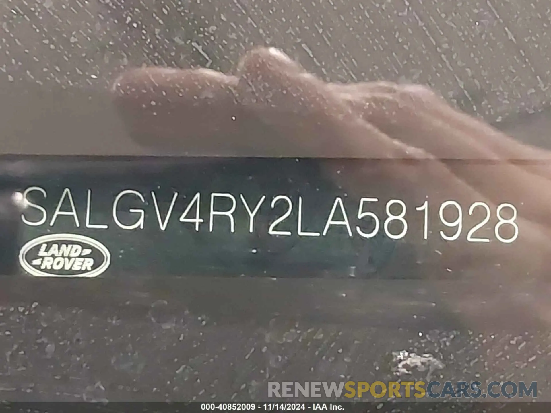 18 Photograph of a damaged car SALGV4RY2LA581928 LAND ROVER RANGE ROVER 2020